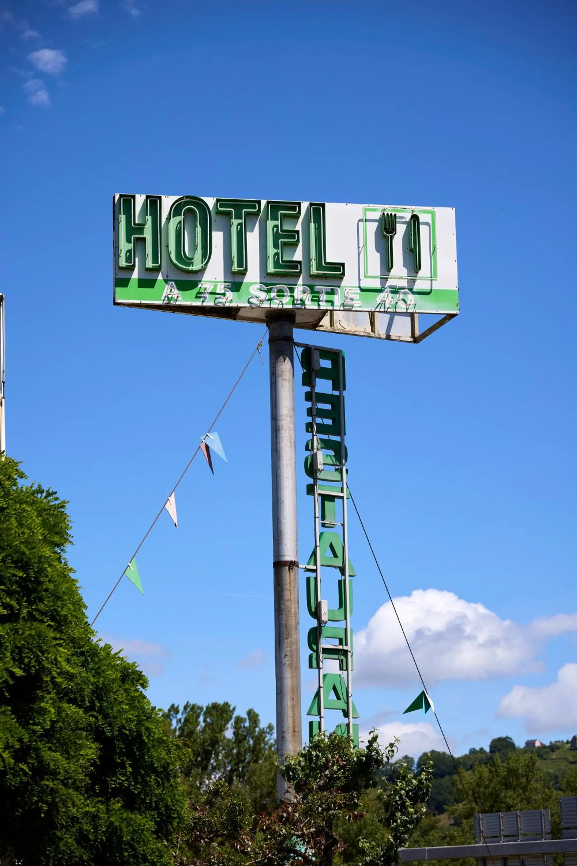 Property logo or sign in Hôtel-Restaurant Le Calice Du Gevaudan - A75