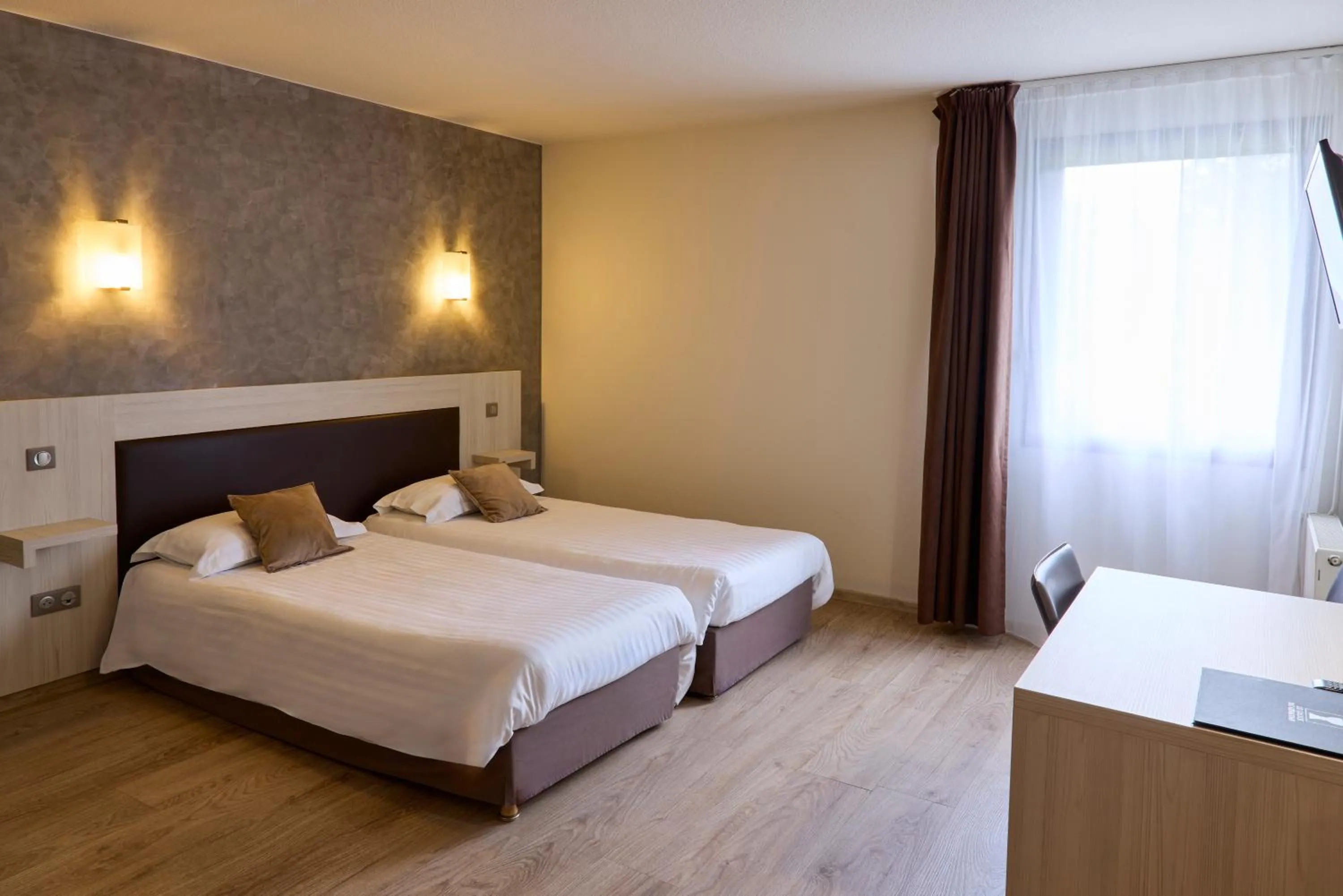 Bedroom, Bed in Hôtel-Restaurant Le Calice Du Gevaudan - A75