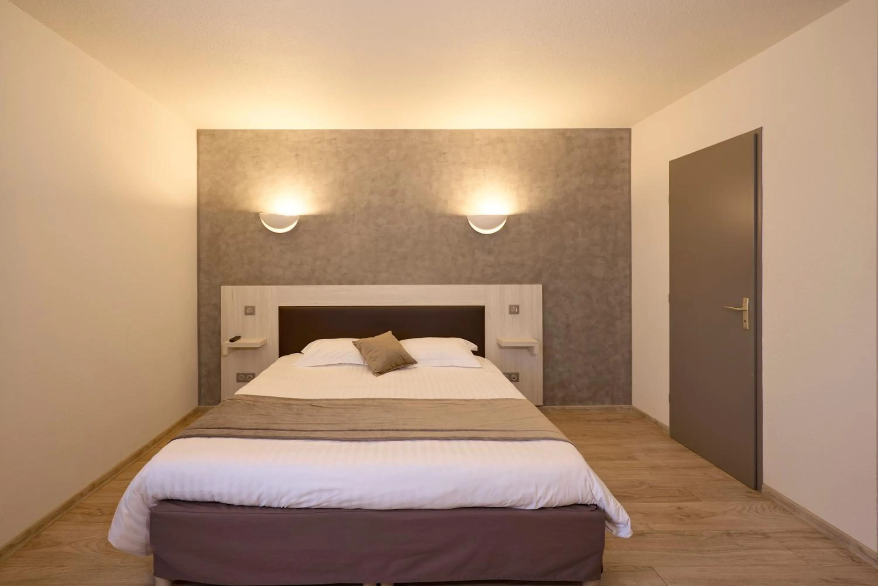 Bedroom, Bed in Hôtel-Restaurant Le Calice Du Gevaudan - A75