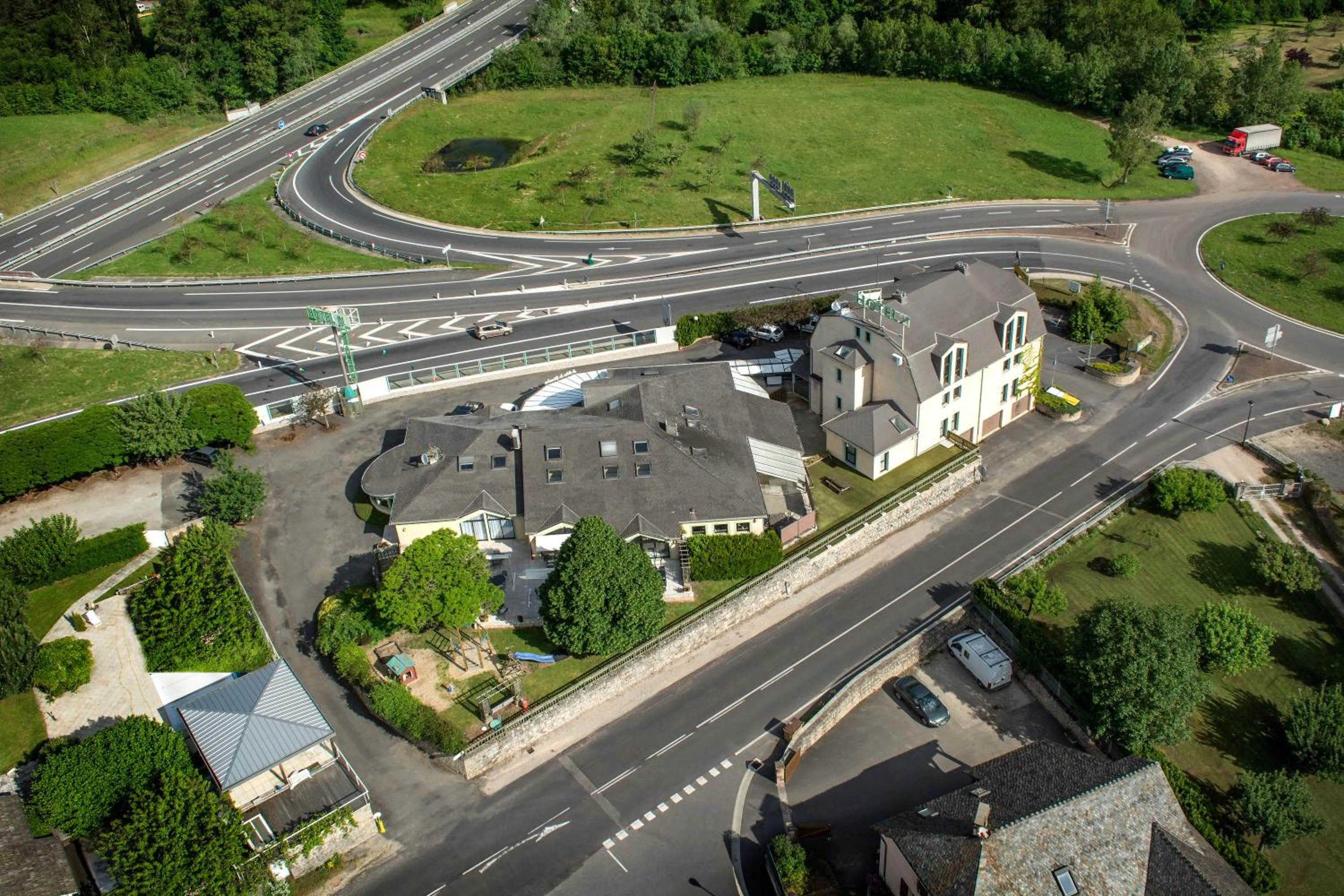 Day in Hôtel-Restaurant Le Calice Du Gevaudan - A75