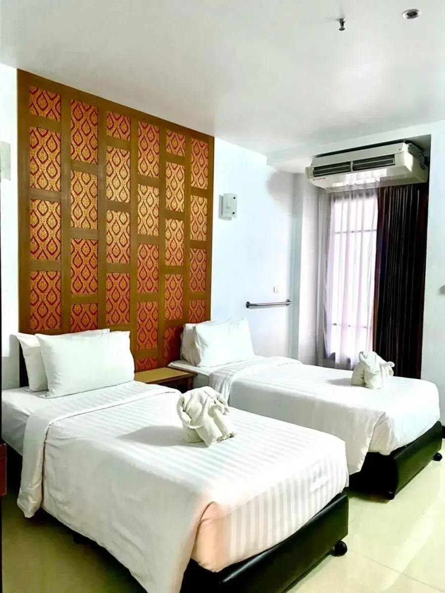 Superior Room Twin Bed in New Siam Palace Ville Hotel Superior Room Twin Bed in New Siam Palace Ville Hotel