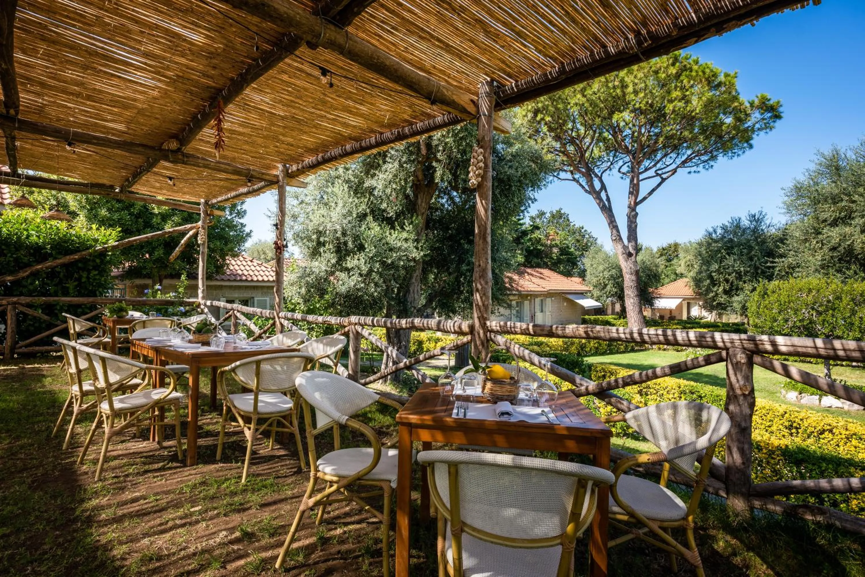 Restaurant/places to eat in Sopramare Resort