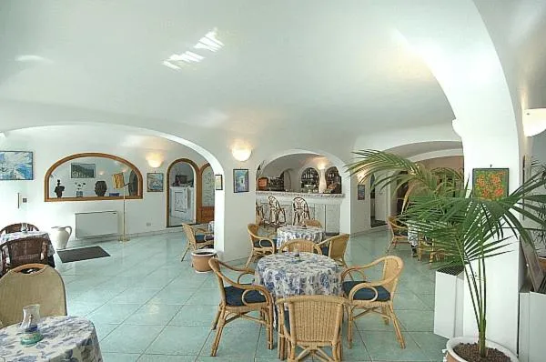 Restaurant/places to eat in Hotel Le Fioriere