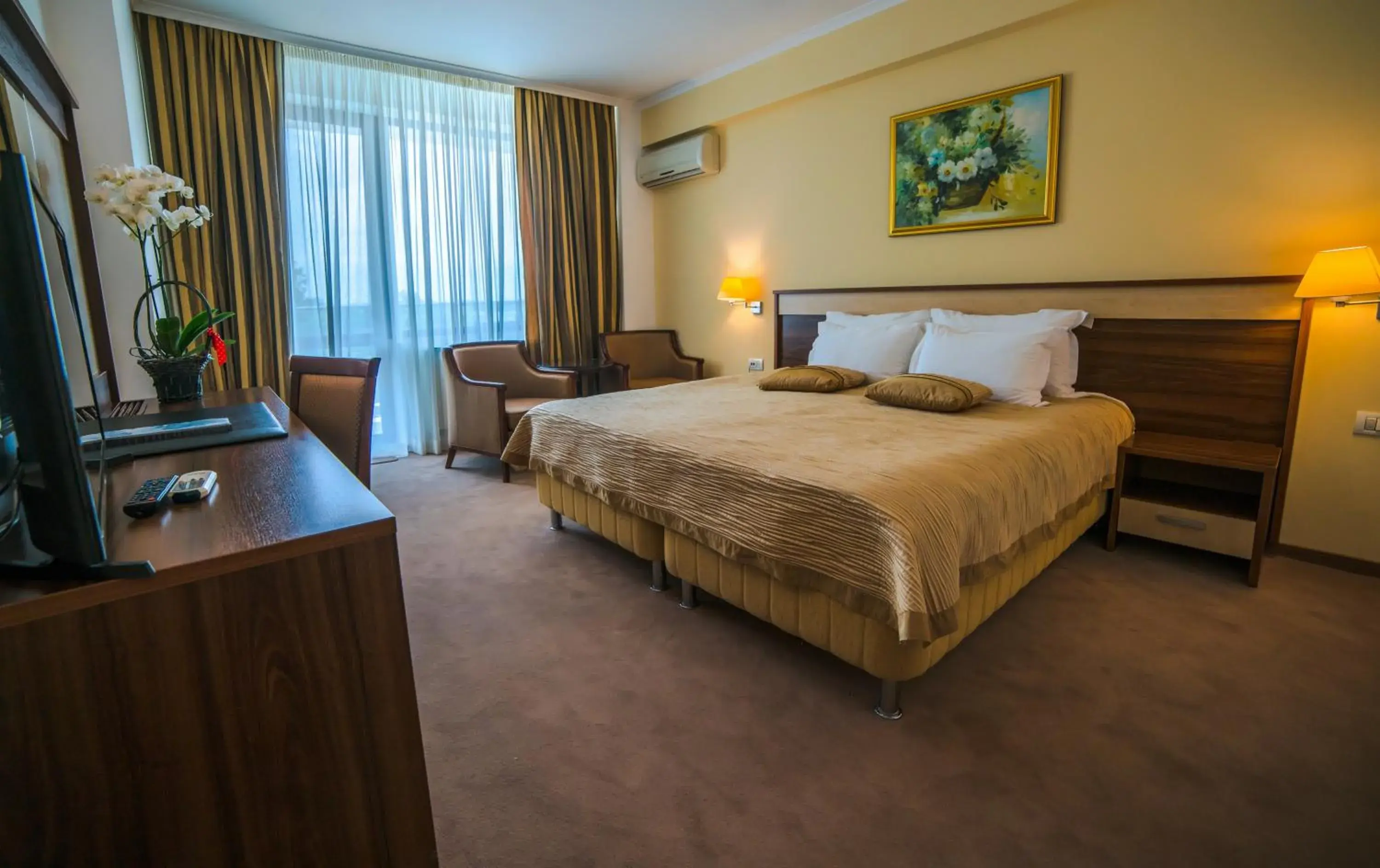 Double Room in Hotel Saturn Double Room in Hotel Saturn