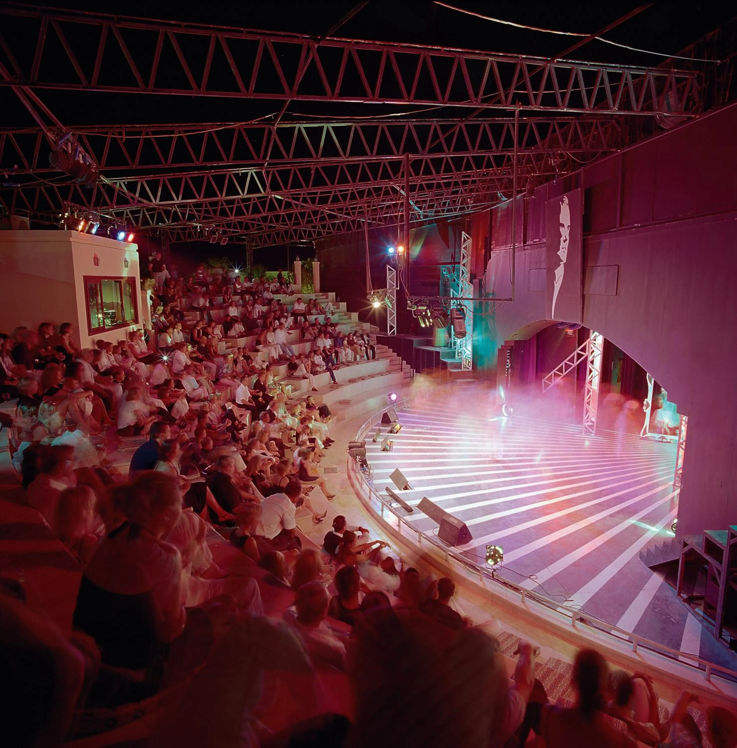 Entertainment in Robinson Soma Bay