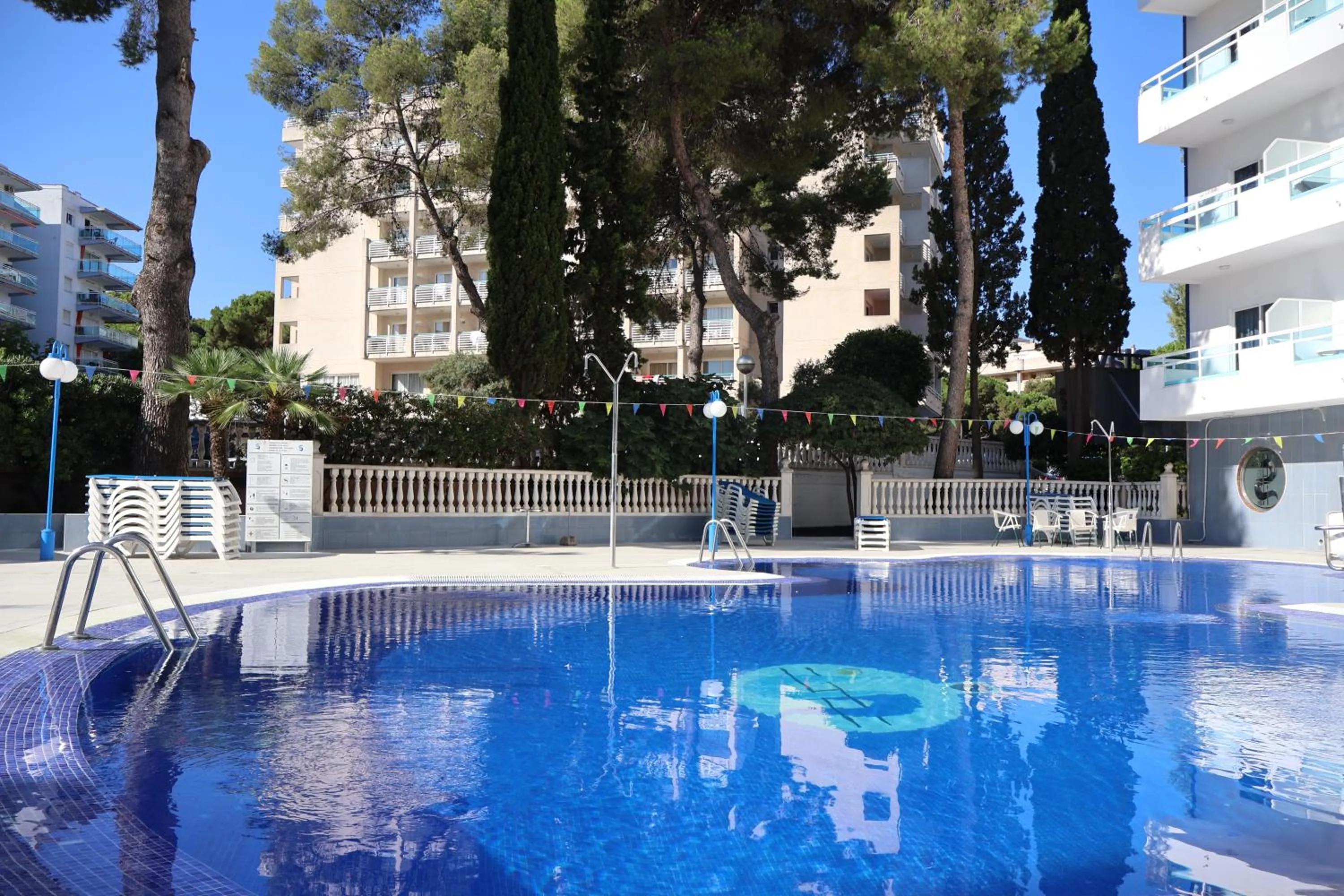 Swimming pool in Santa Monica Playa