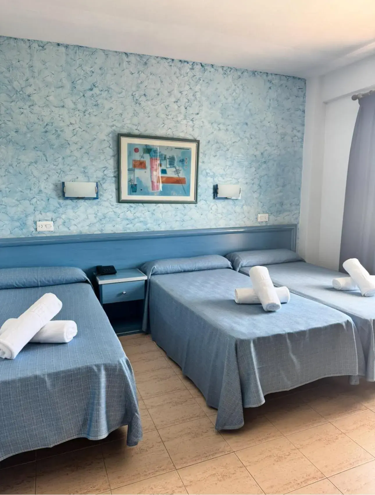 Double Room with 2 Extra Beds (2 Adults + 2 Children) in Santa Monica Playa Double Room with 2 Extra Beds (2 Adults + 2 Children) in Santa Monica Playa