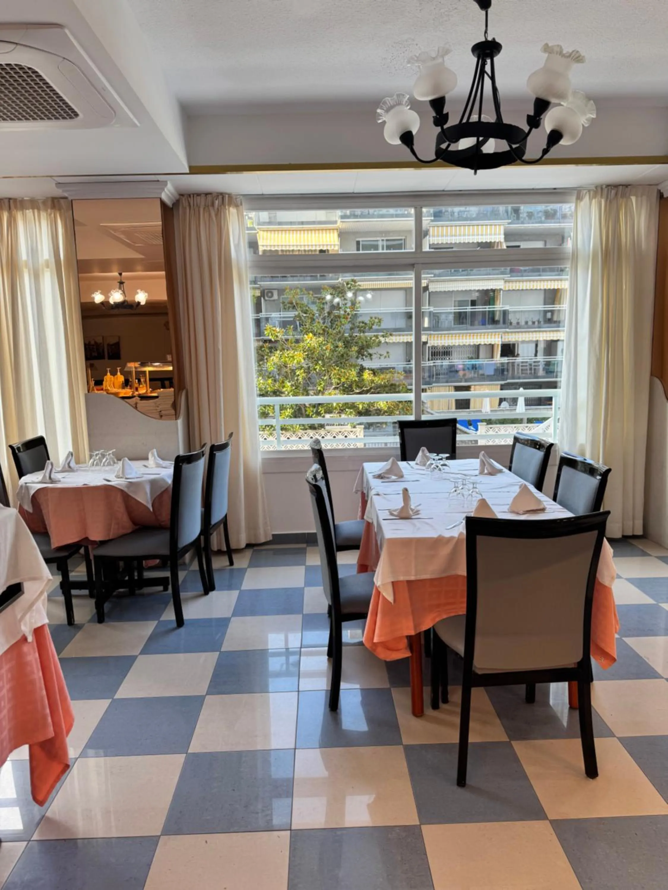 Restaurant/places to eat in Santa Monica Playa