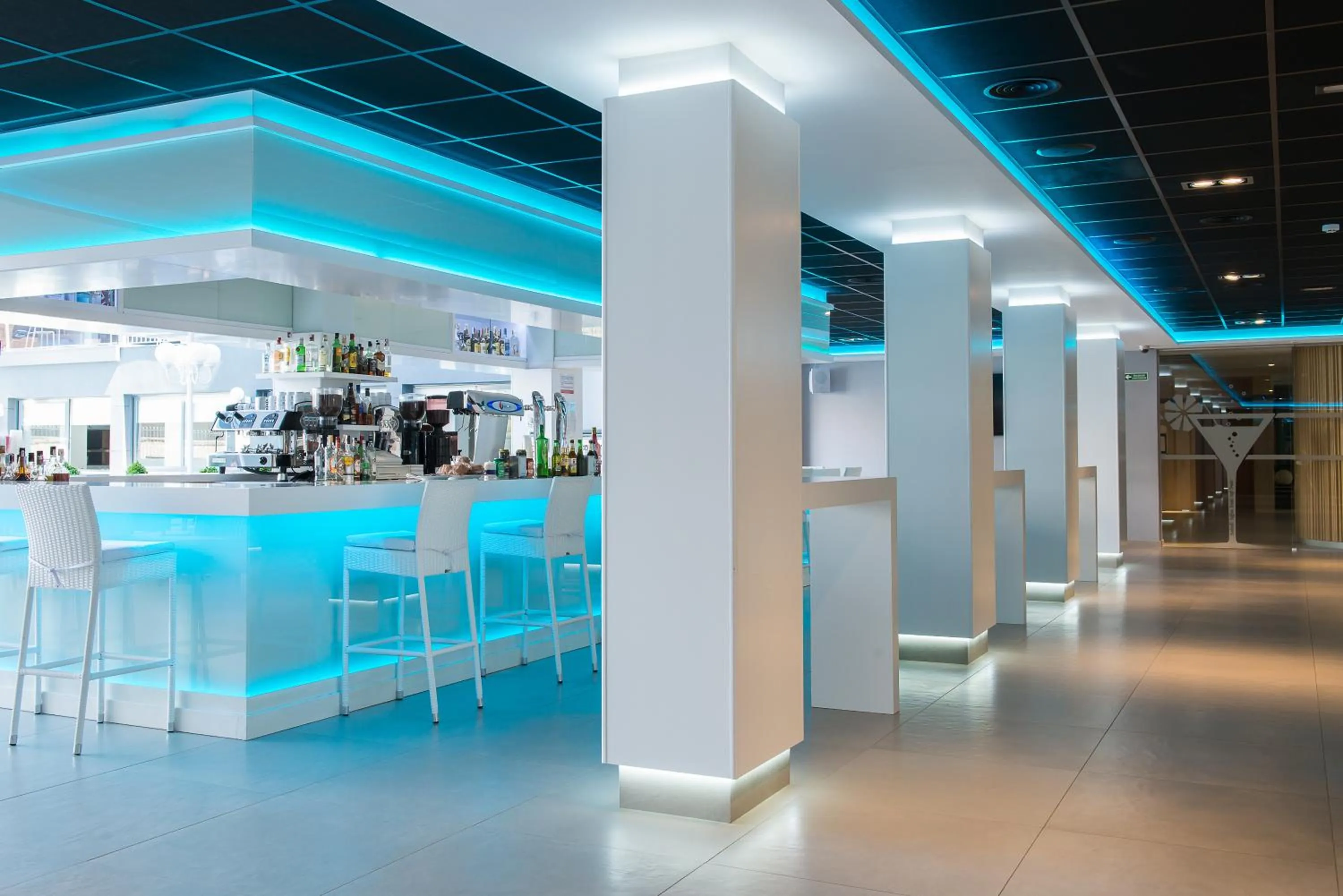 Lounge or bar in Hotel Melina