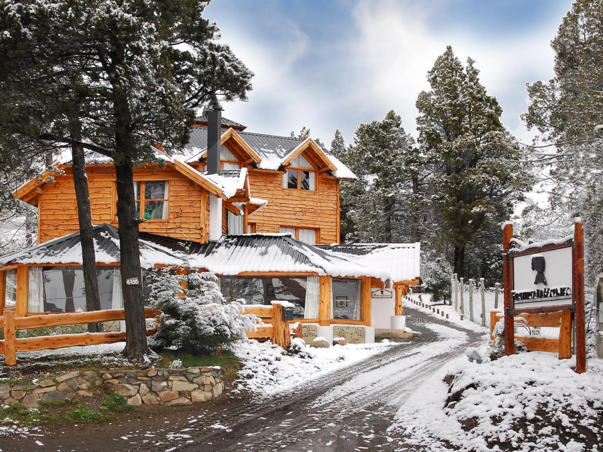 Facade/entrance in HTL La Malinka