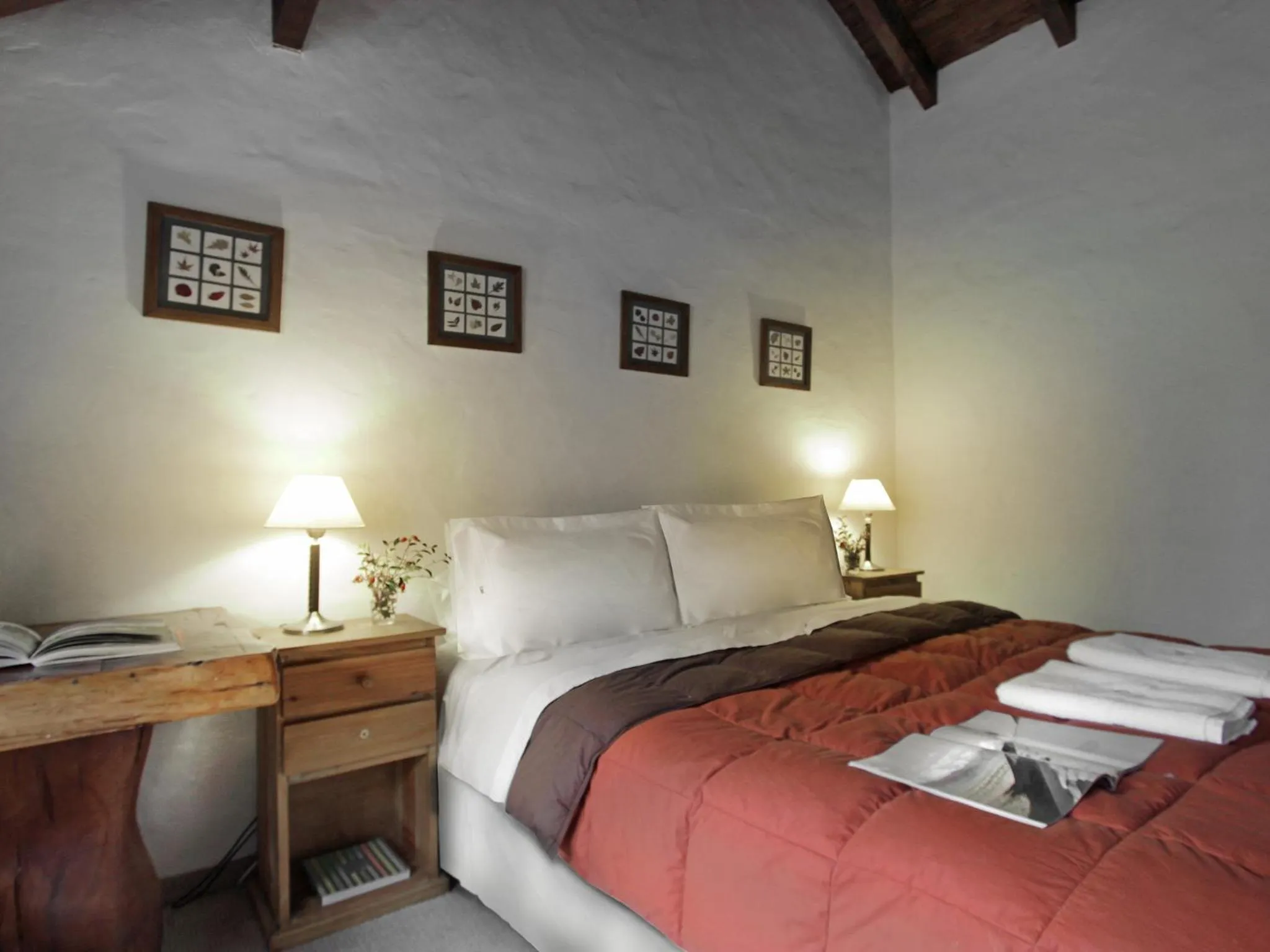 Photo of the whole room, Bed in HTL La Malinka