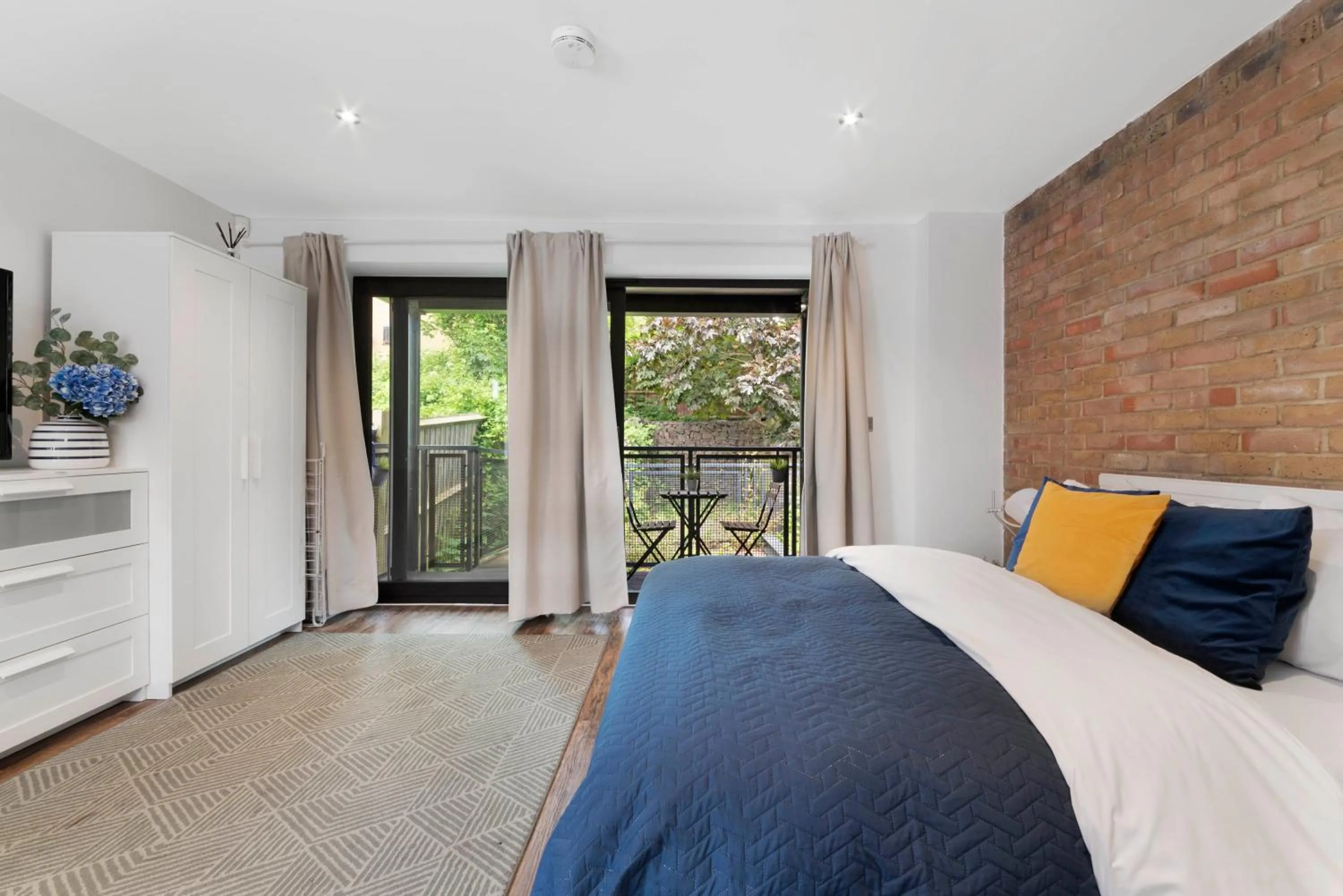 Bed in Manor House Studios By Morethanstays