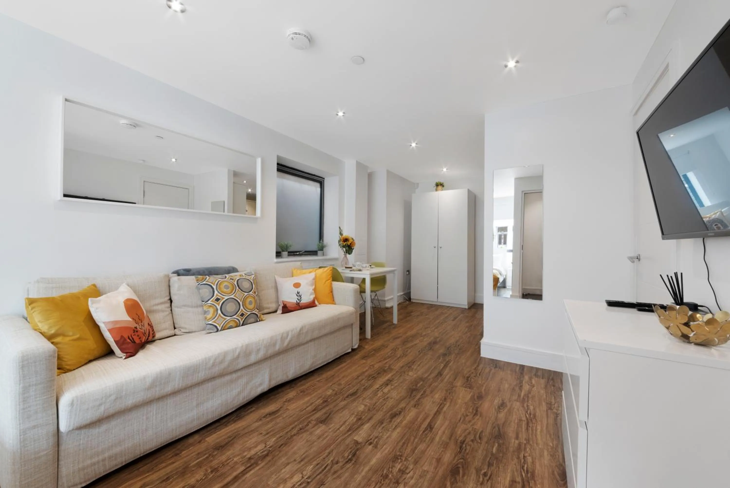 Manor House Studios By Morethanstays