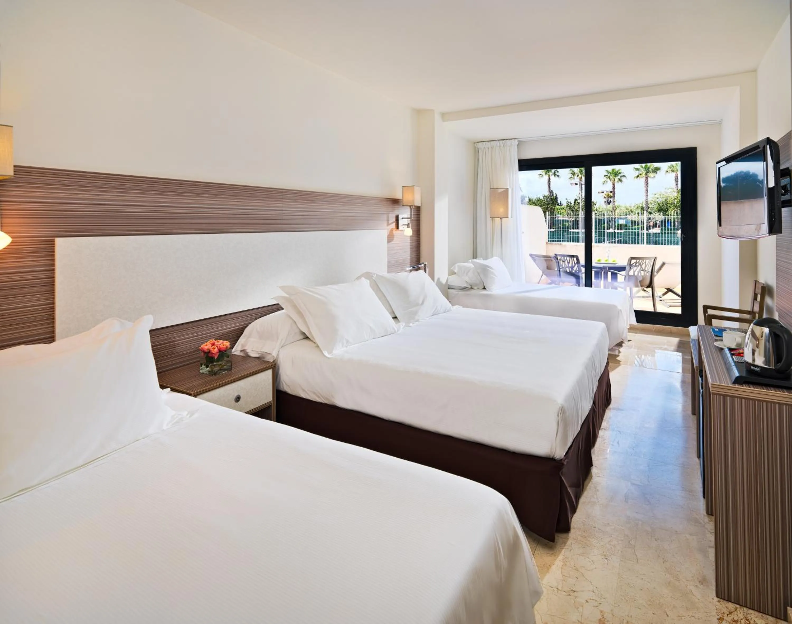 Bed in H10 Cambrils Playa