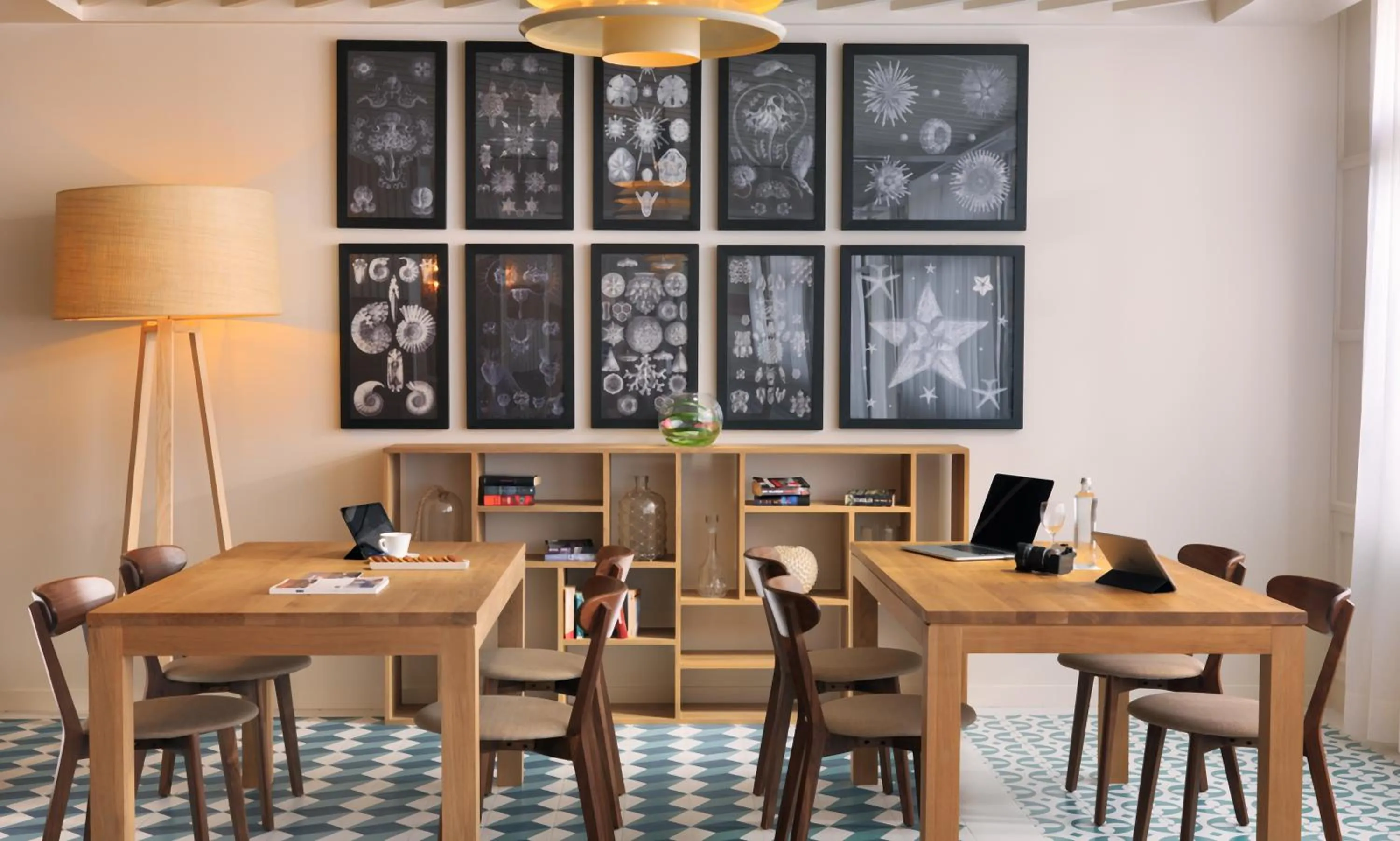 Lounge or bar in H10 Cambrils Playa