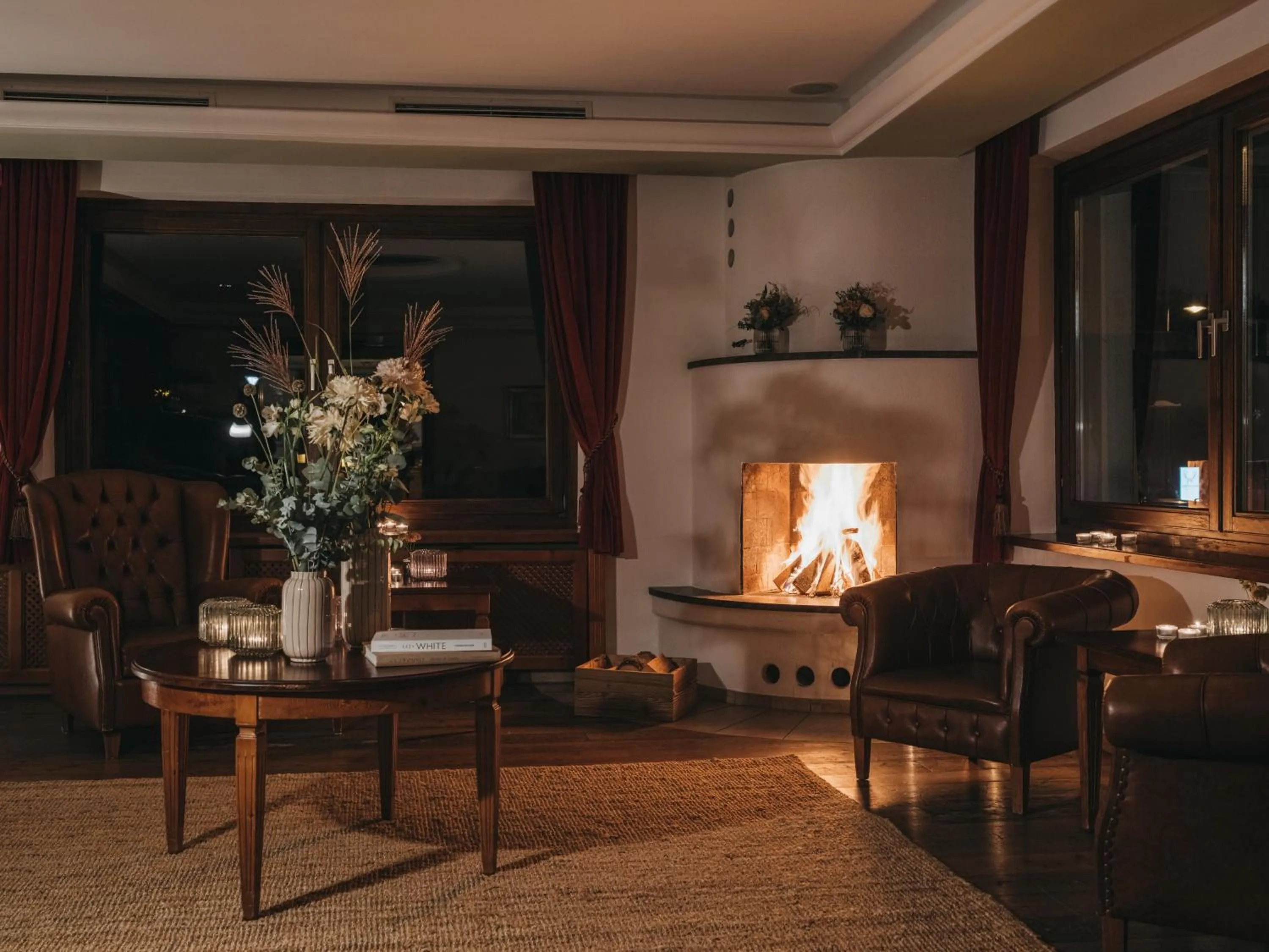 Lounge or bar in Hotel Vier Jahreszeiten by VAYA