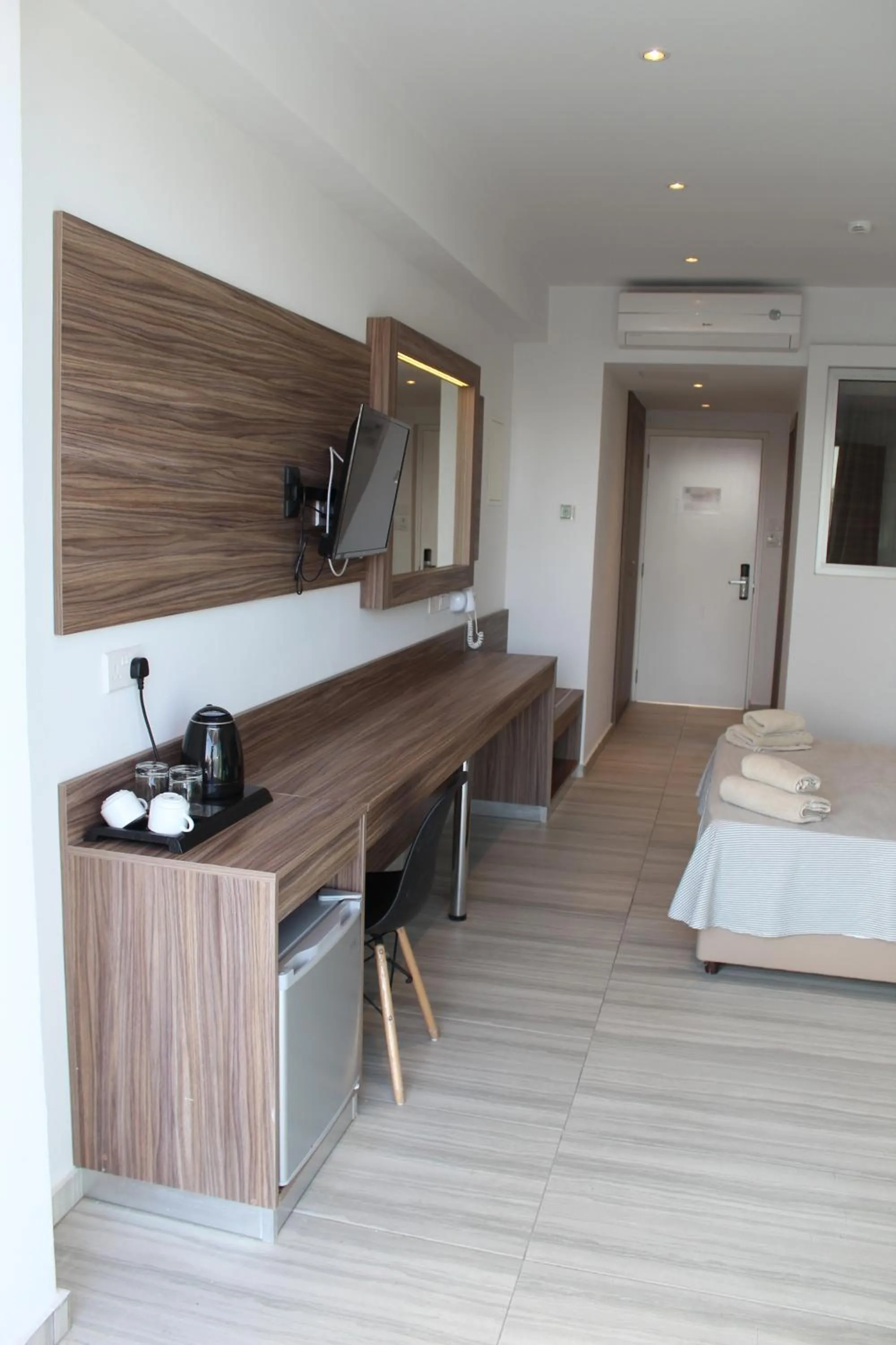 TV and multimedia, Bed in Fedrania Gardens Hotel