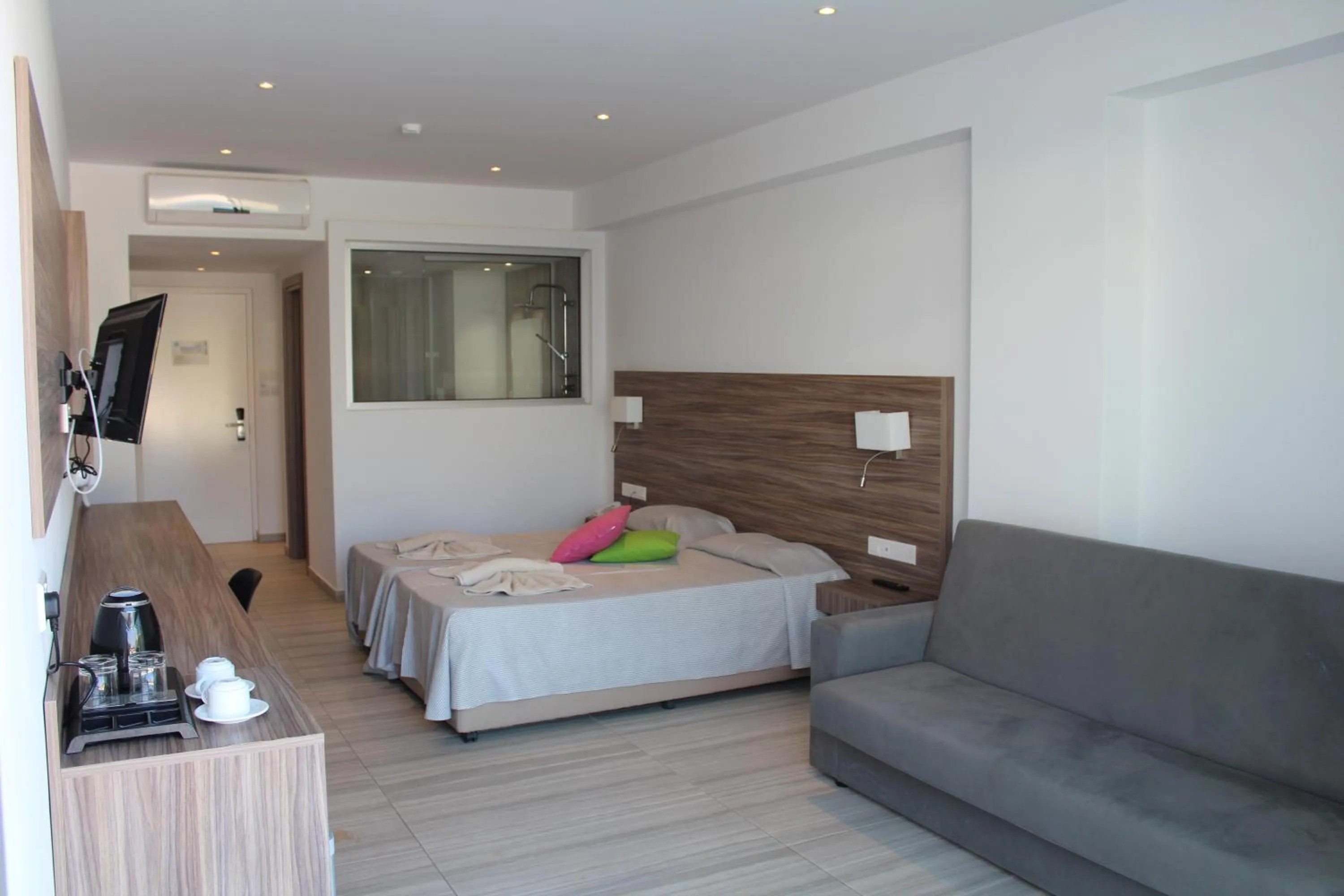 Photo of the whole room, Bed in Fedrania Gardens Hotel