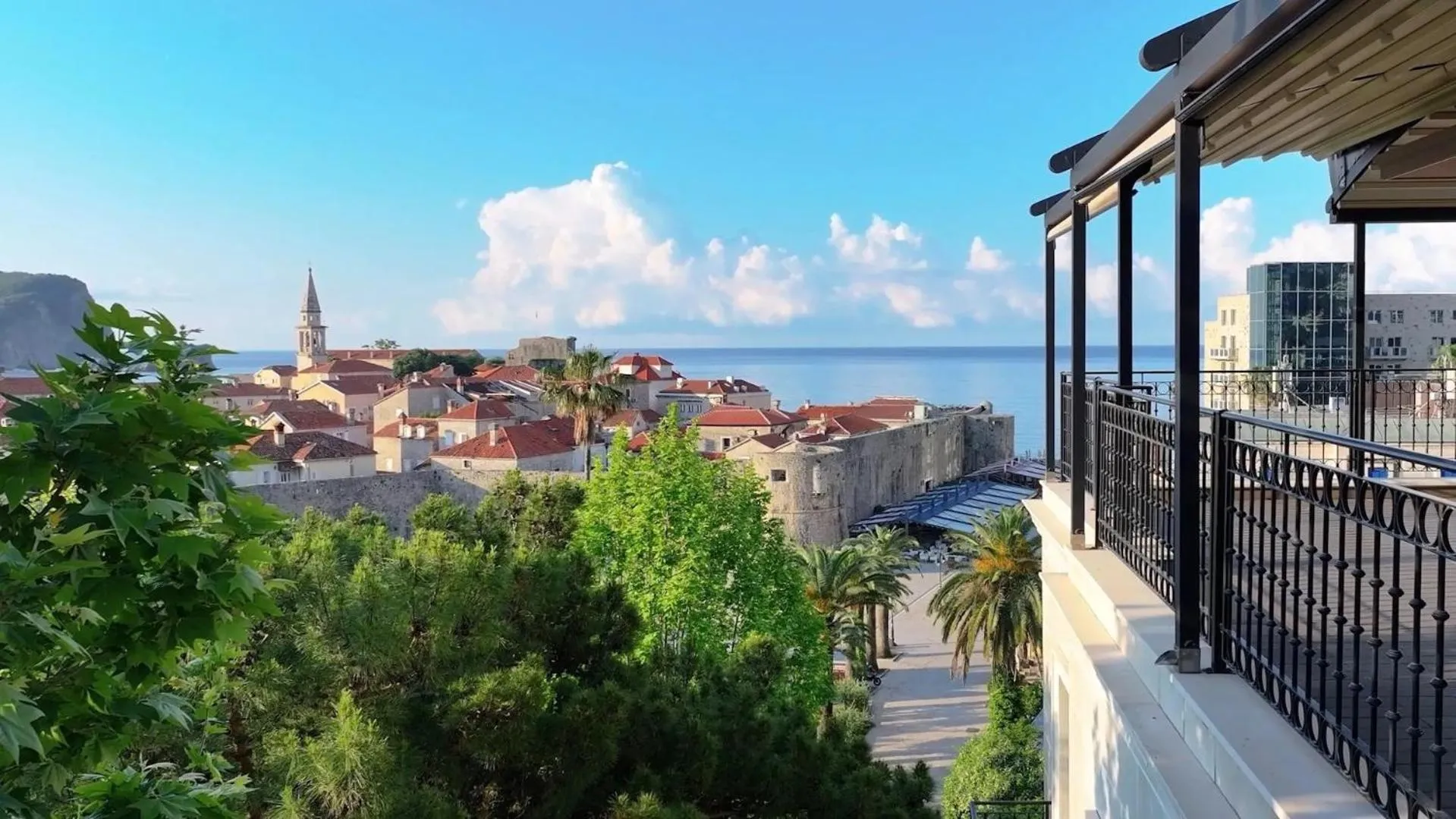 Property building in Hotel Majestic