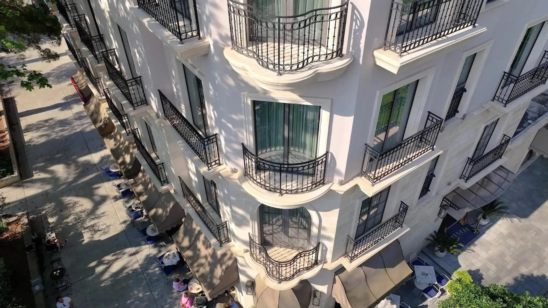 Property building in Hotel Majestic