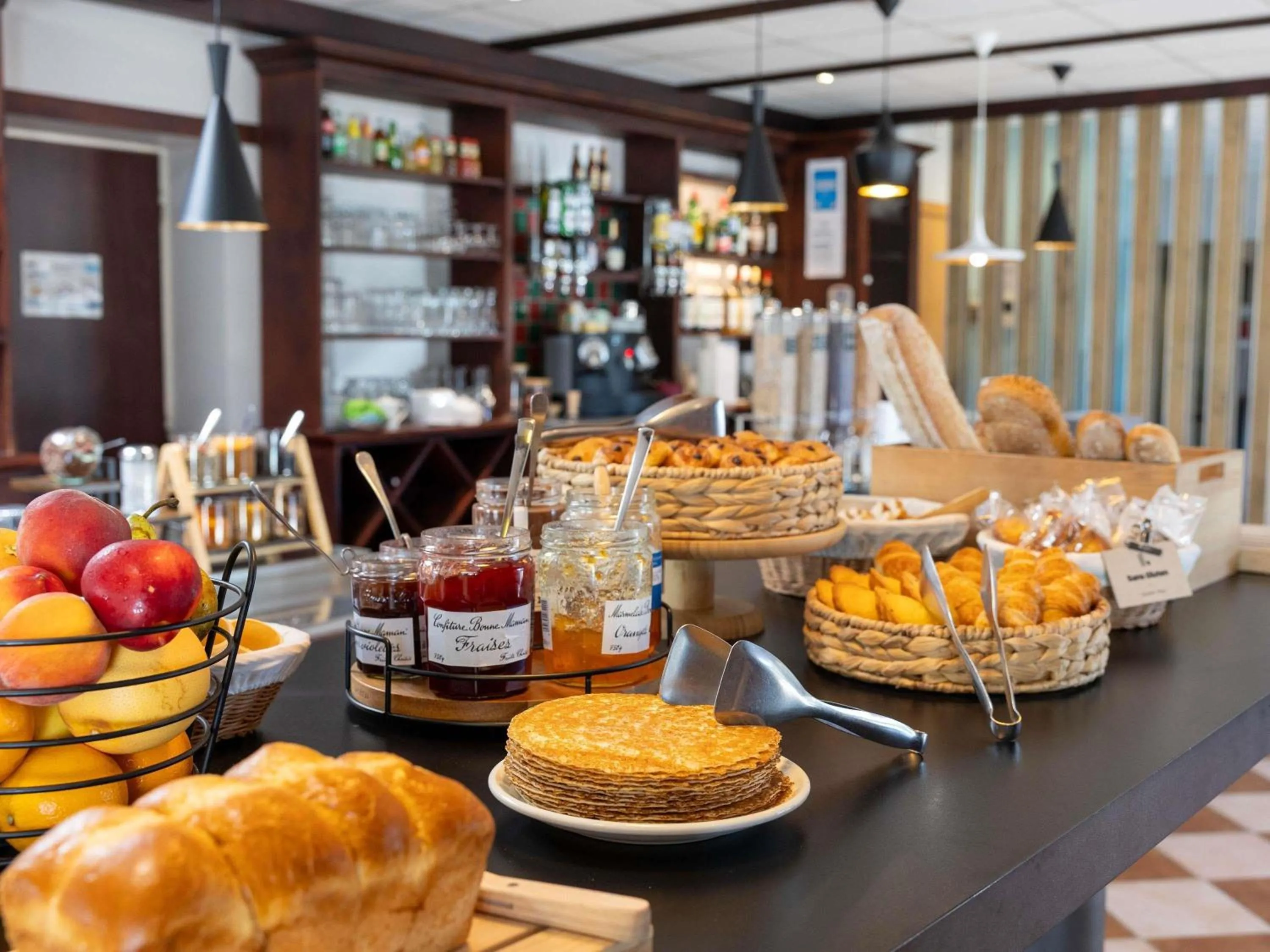 Breakfast in ibis Carcassonne Est la Cité