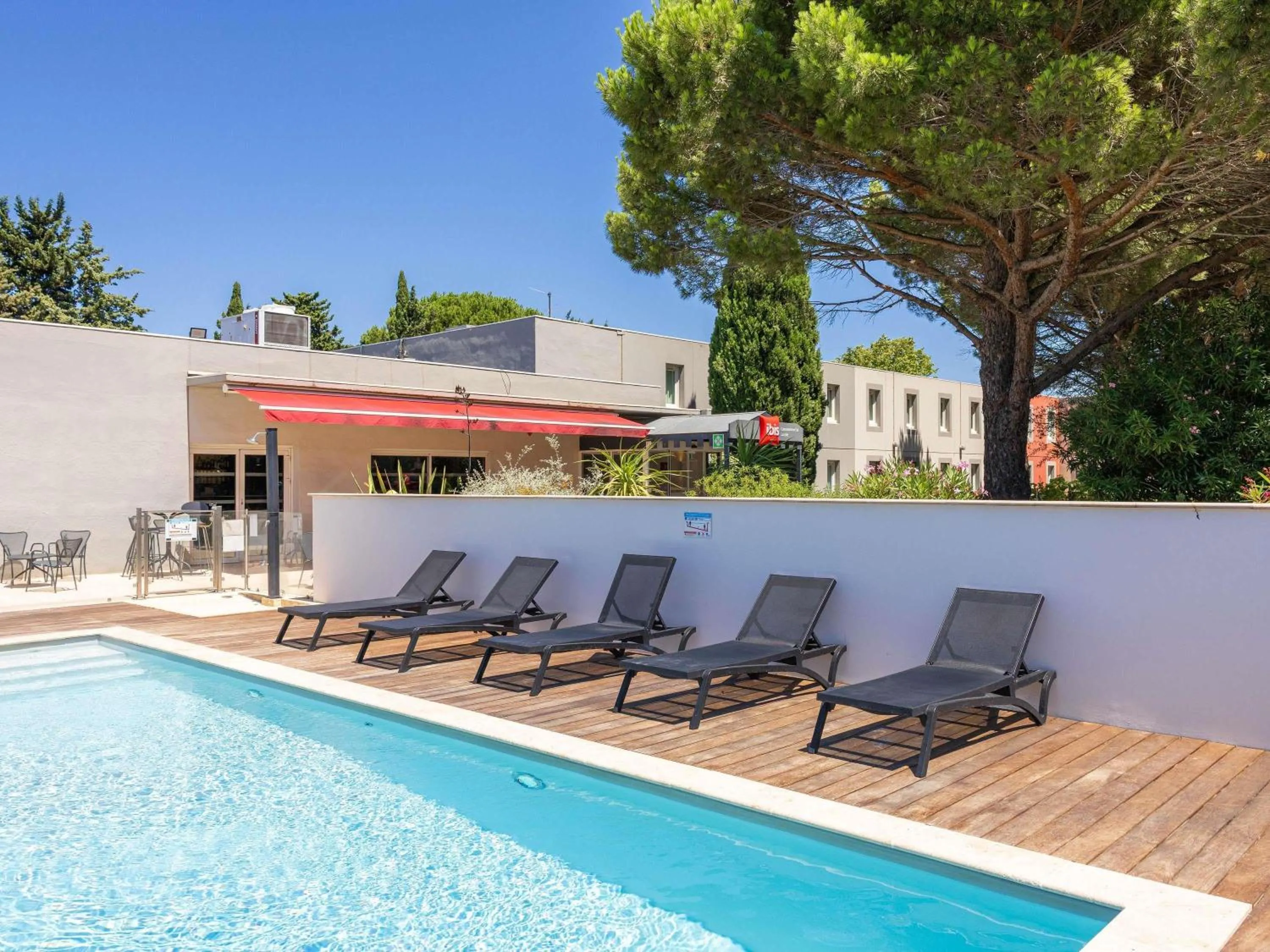 Property building in ibis Carcassonne Est la Cité