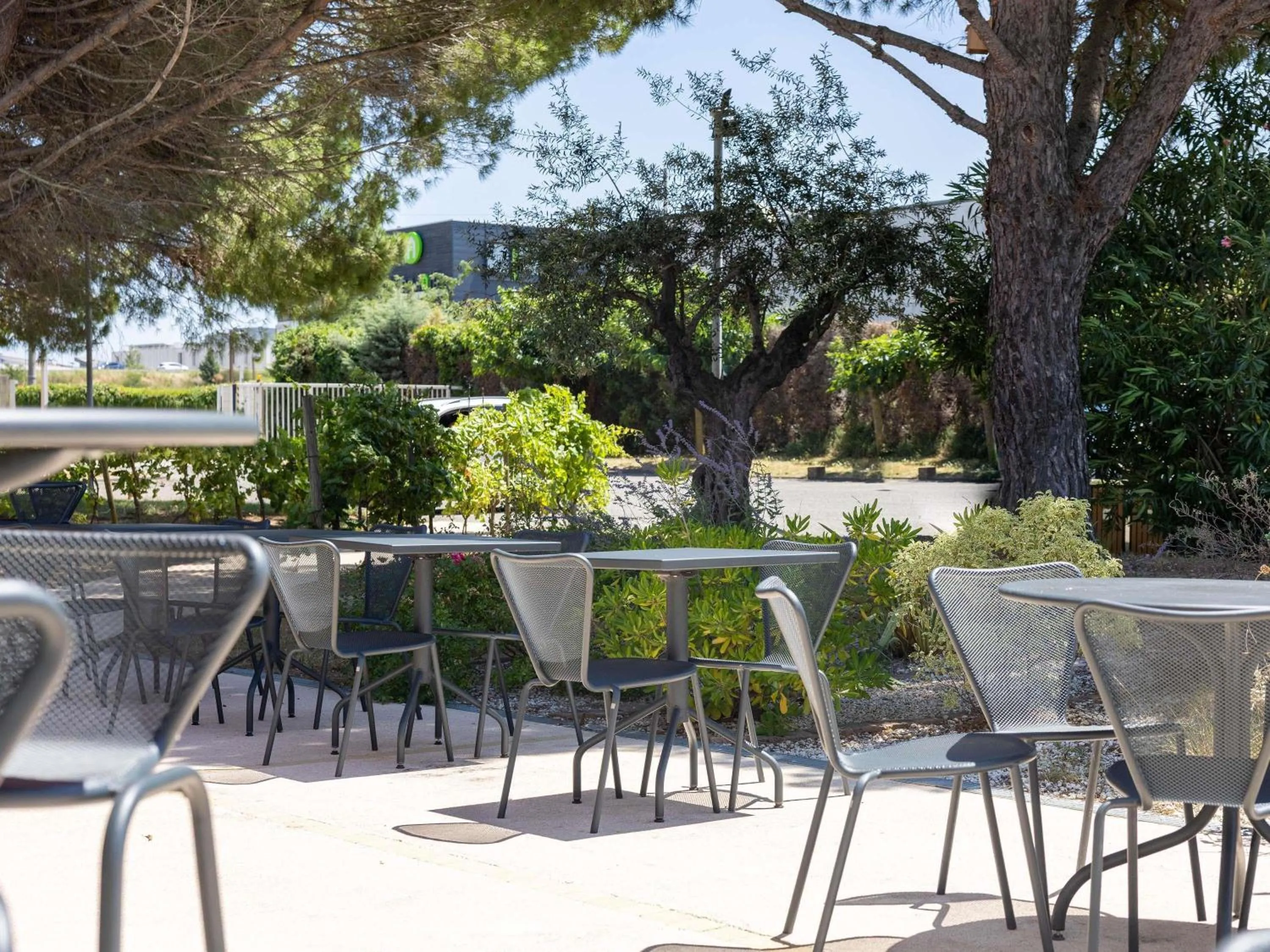 Lounge or bar in ibis Carcassonne Est la Cité