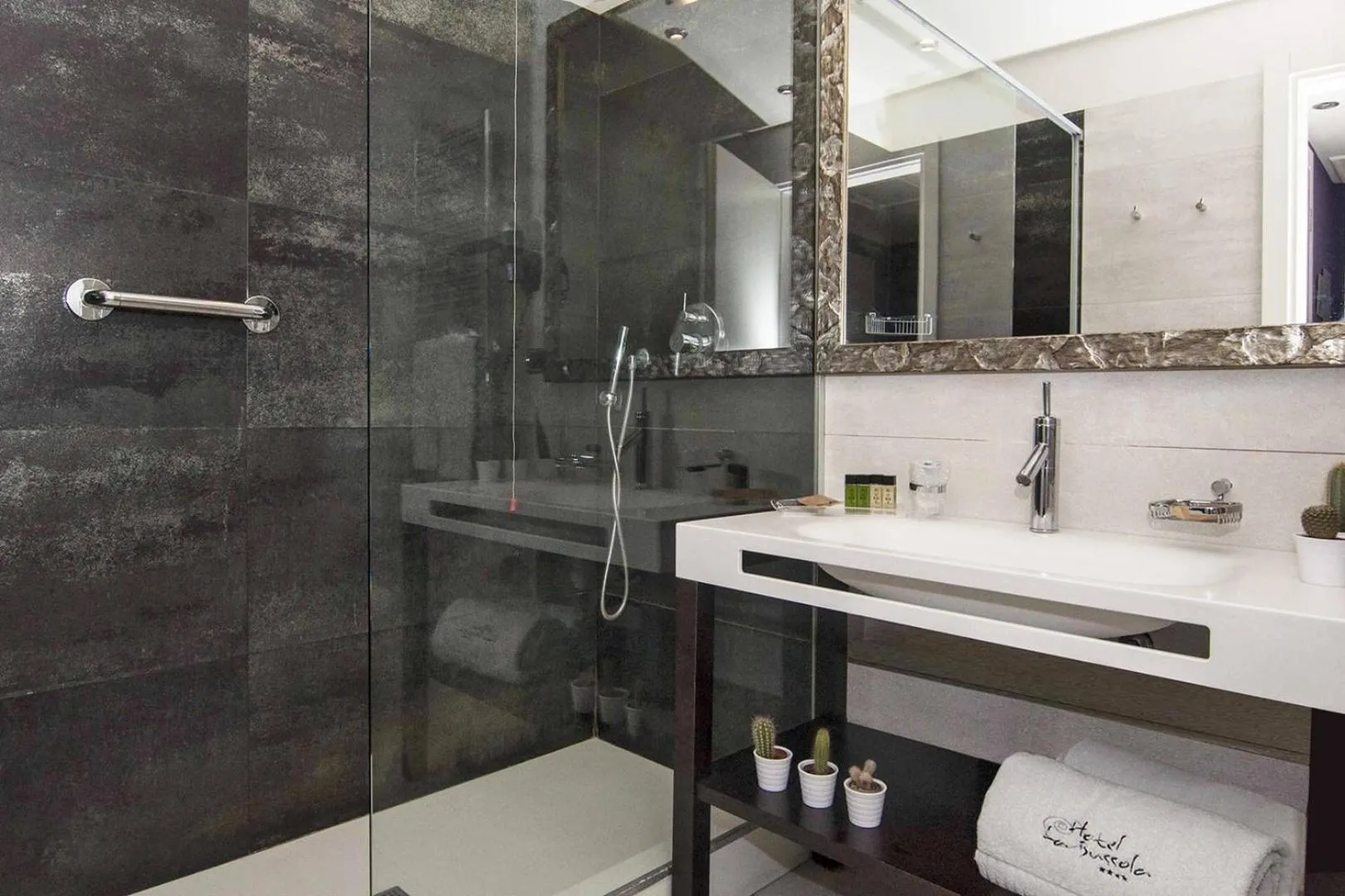 Bathroom in Hotel La Bussola