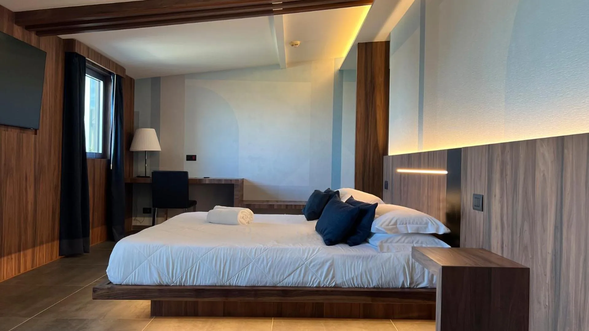 Bedroom, Bed in Hotel La Bussola