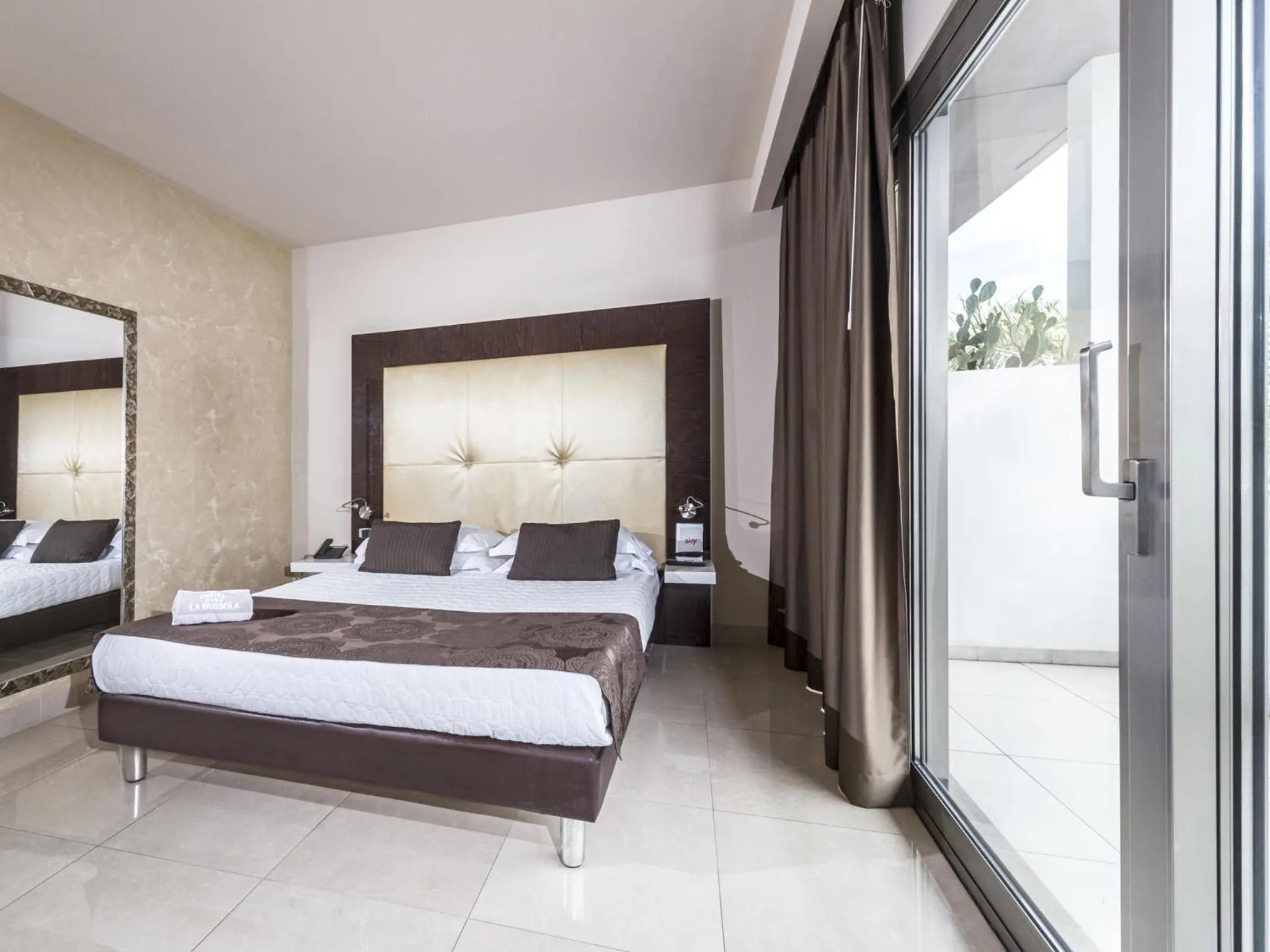 Bed in Hotel La Bussola