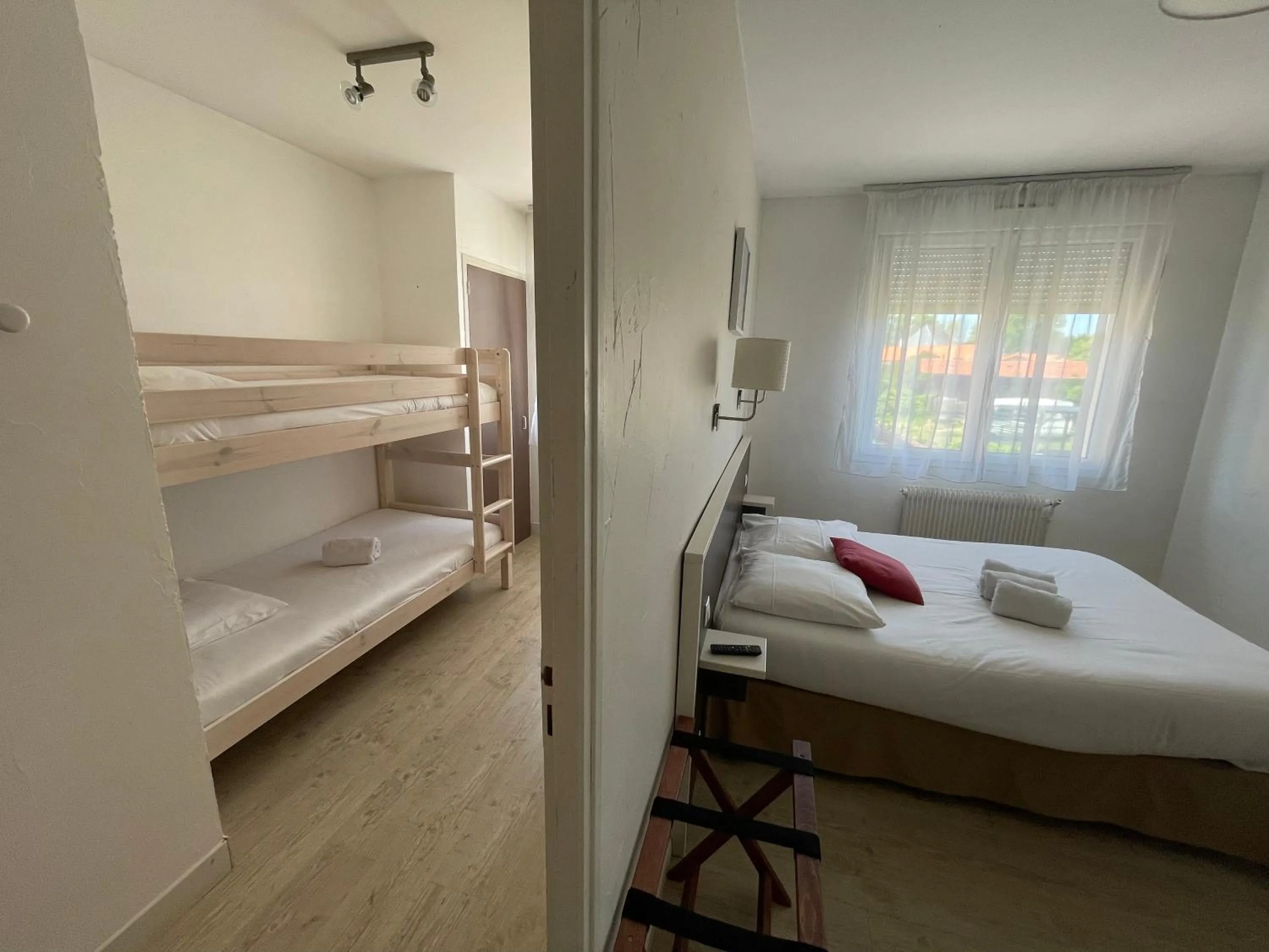 Bed in Auberge Les Mufliers - Hôtel Les Forges