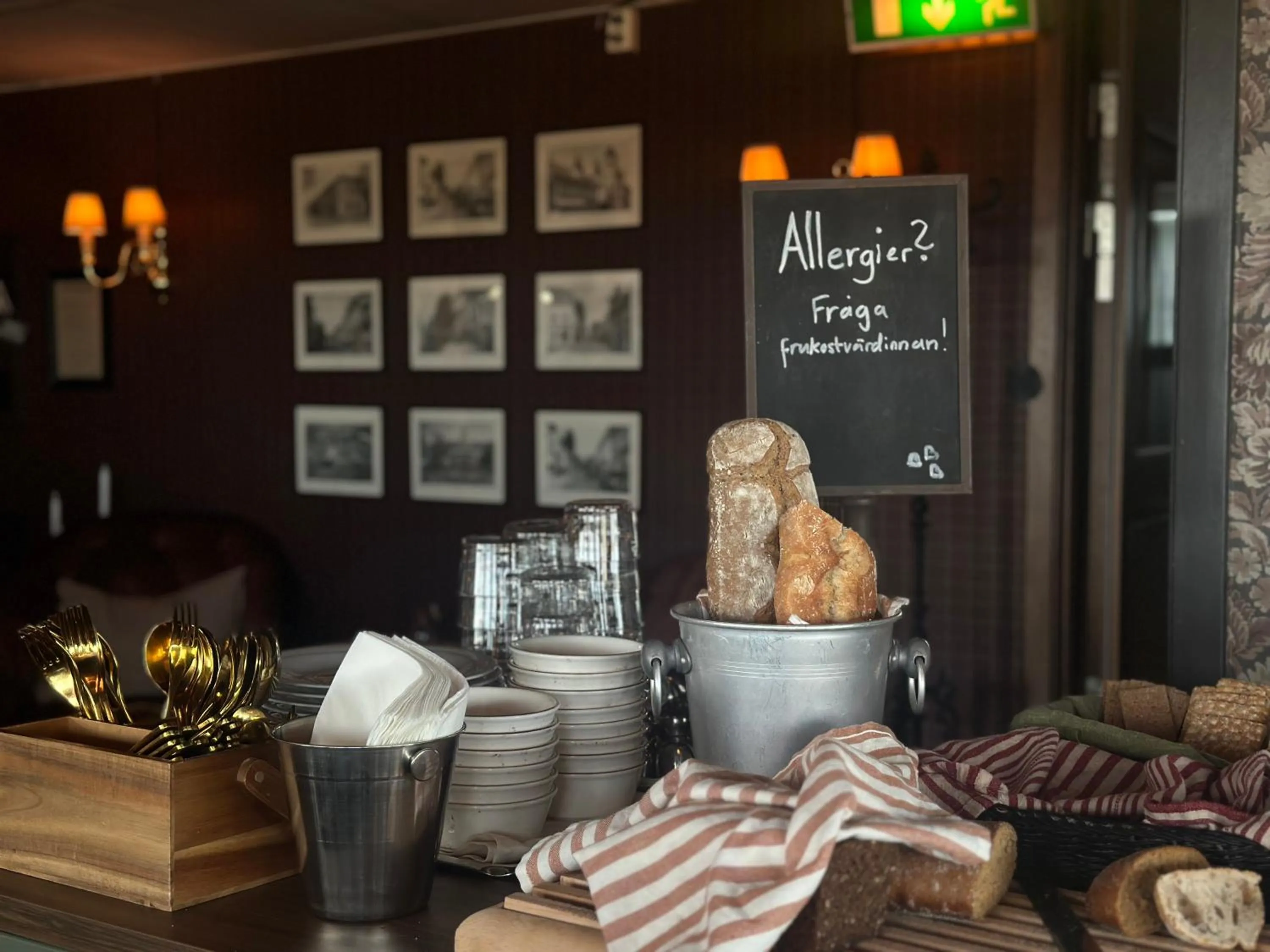 Restaurant/places to eat in Hotel Victoria