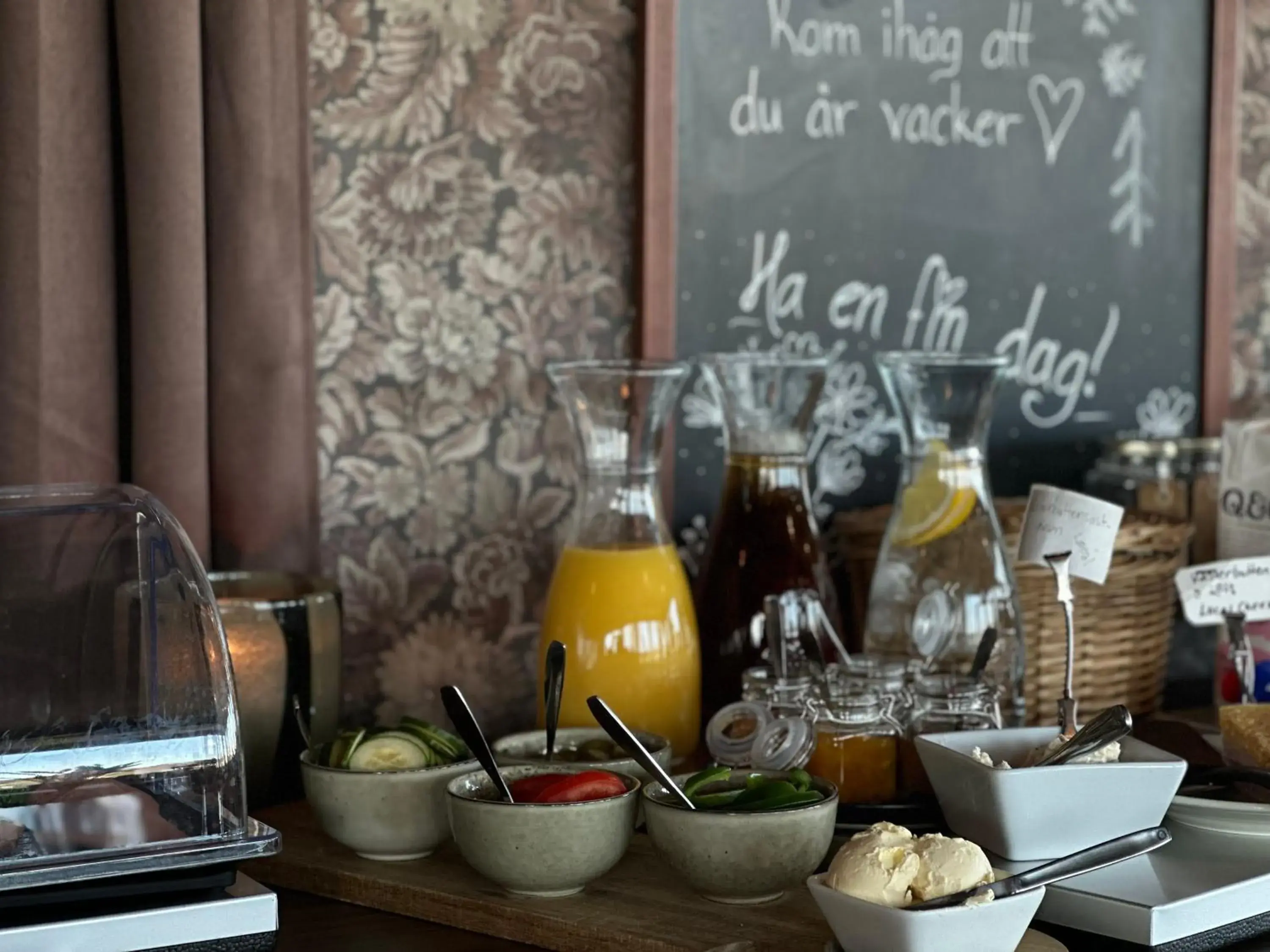 Large Double or Twin Room in Hotel Victoria Large Double or Twin Room in Hotel Victoria