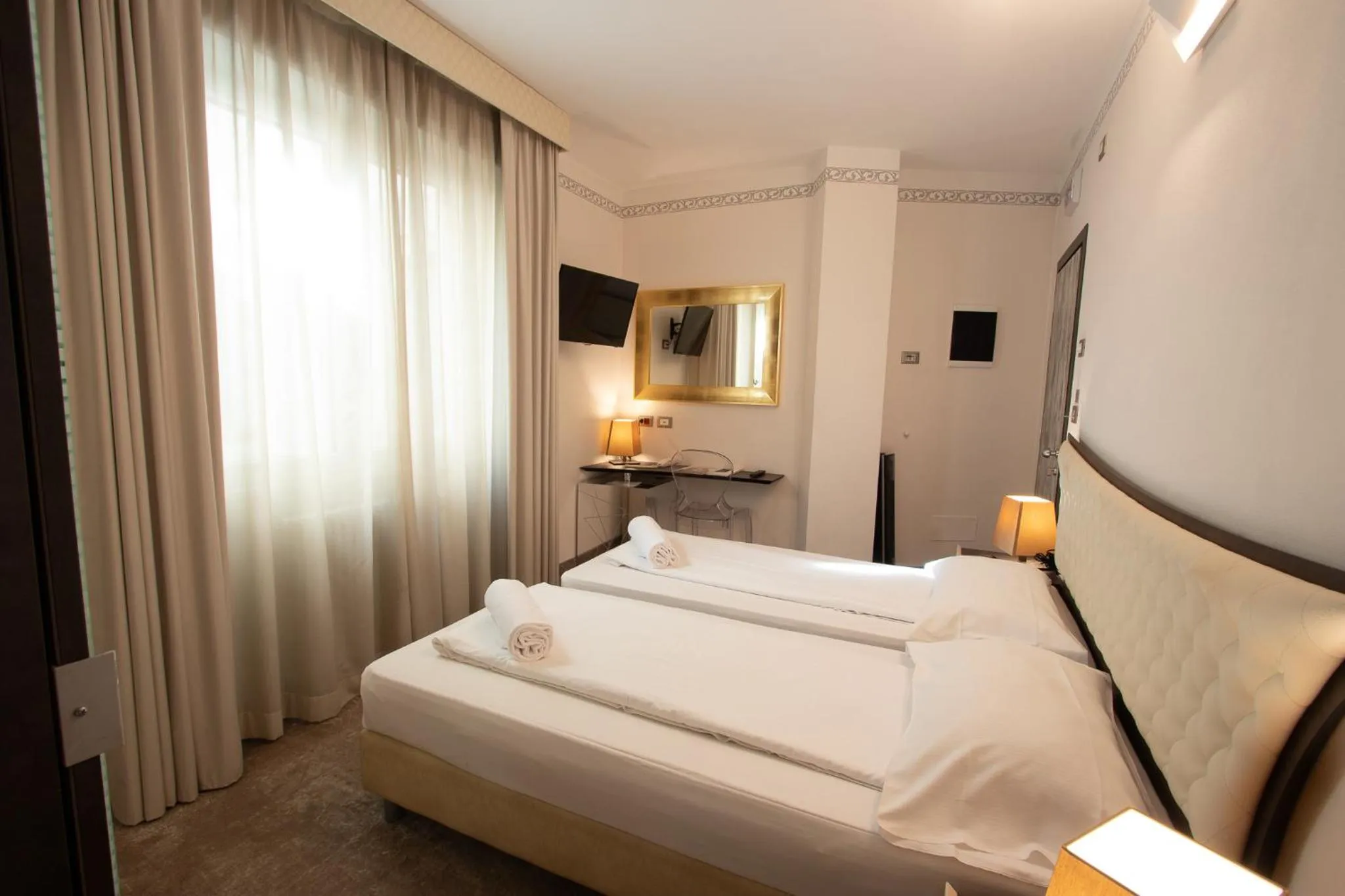 Bedroom, Bed in Hotel Corona