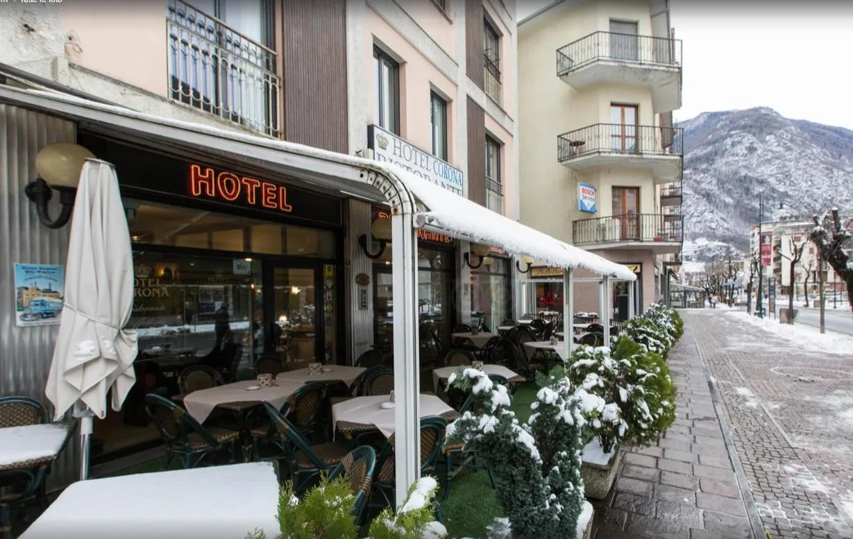 Facade/entrance in Hotel Corona