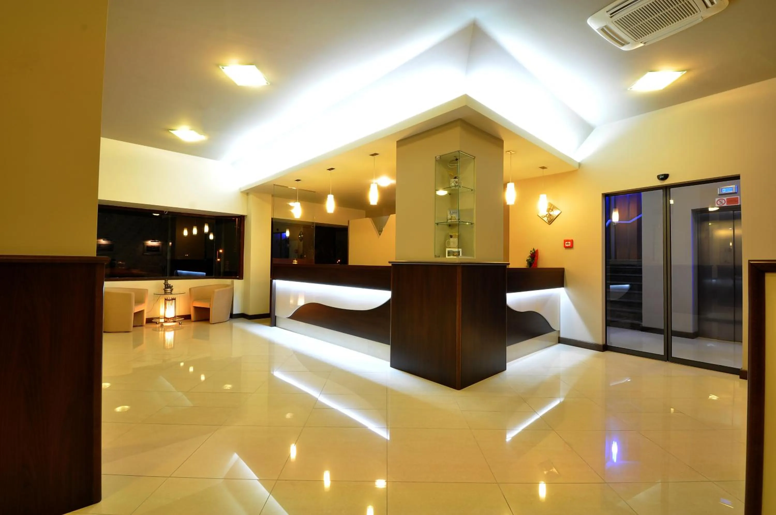 Lobby or reception, Bed in Hotel Fontana