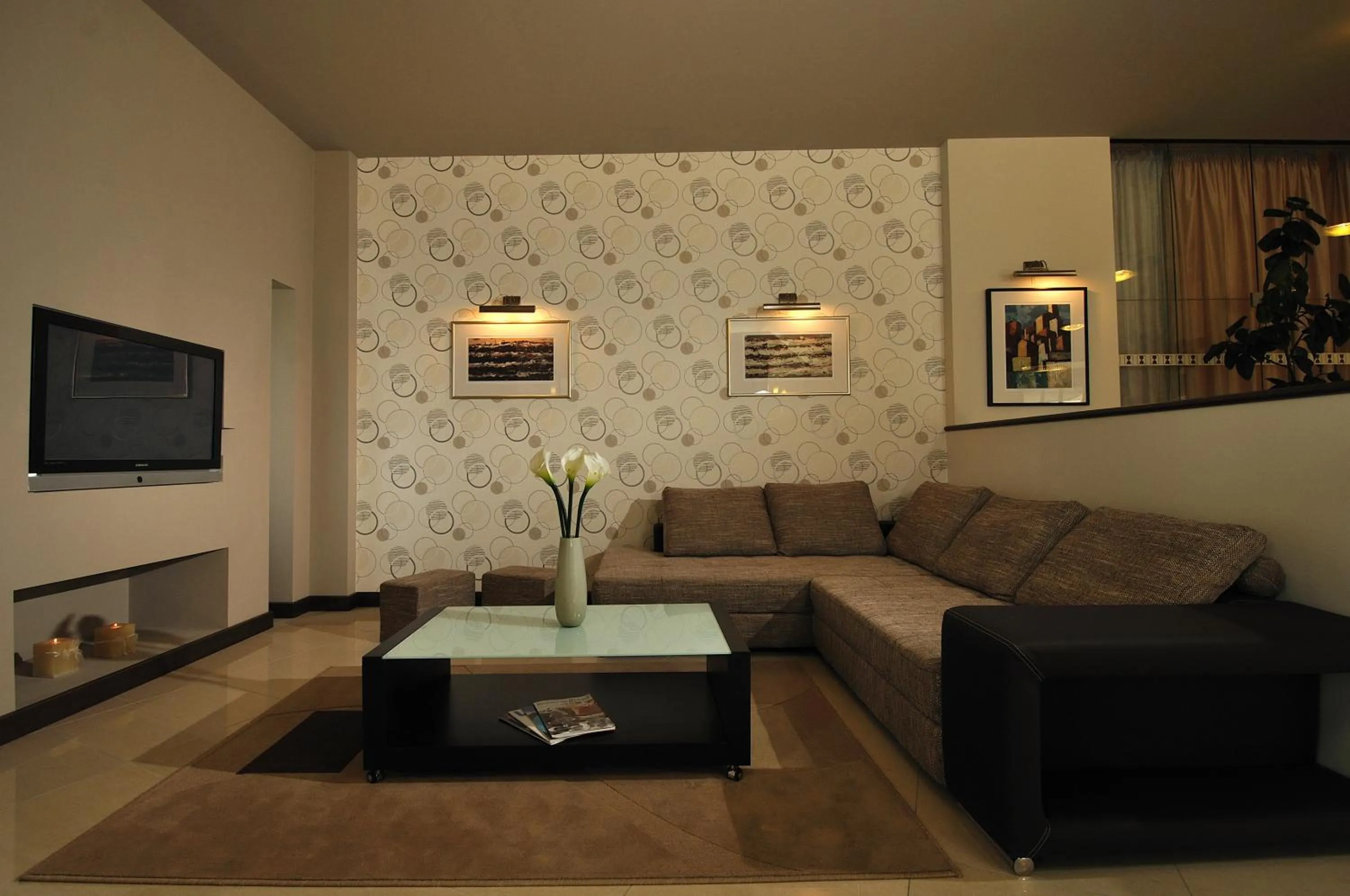 Communal lounge/ TV room in Hotel Fontana