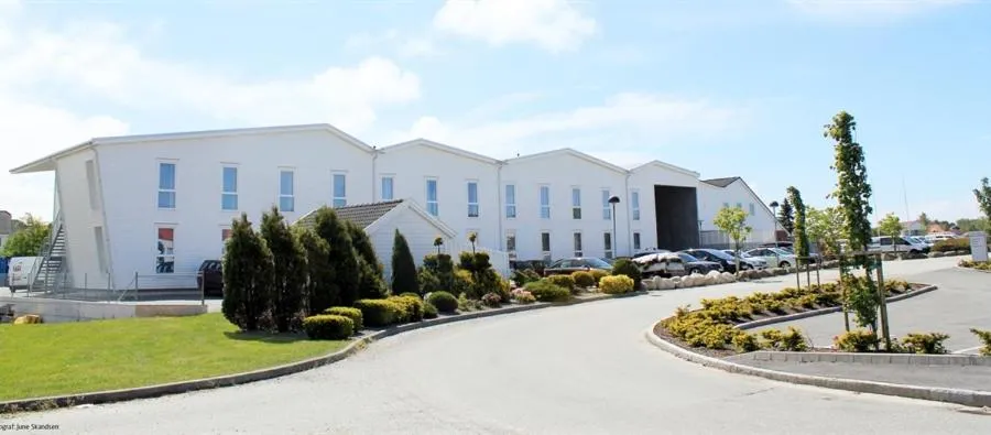 Facade/entrance in Bryne Hotell