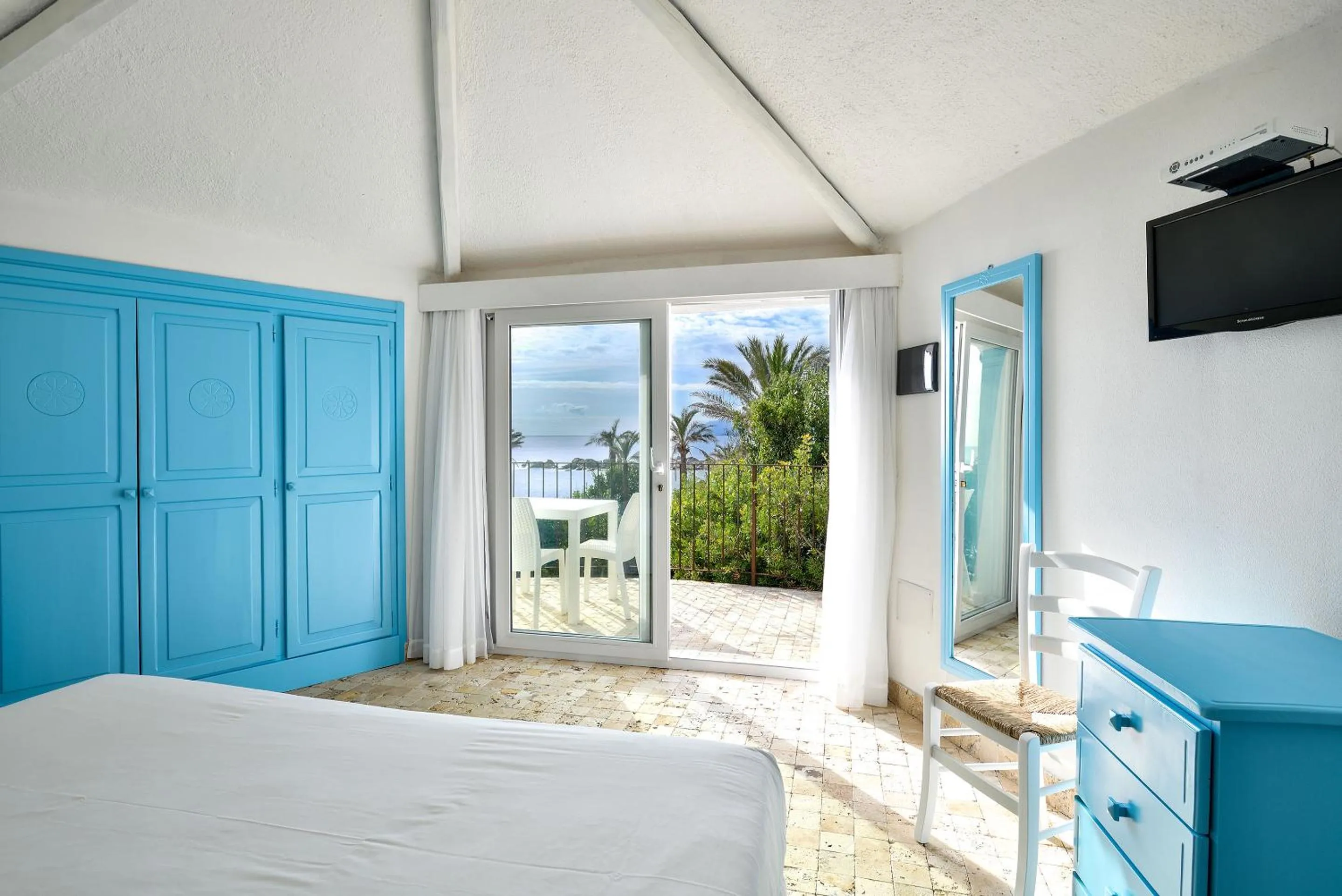 Balcony/Terrace, Bed in Arbatax Park Resort - Dune