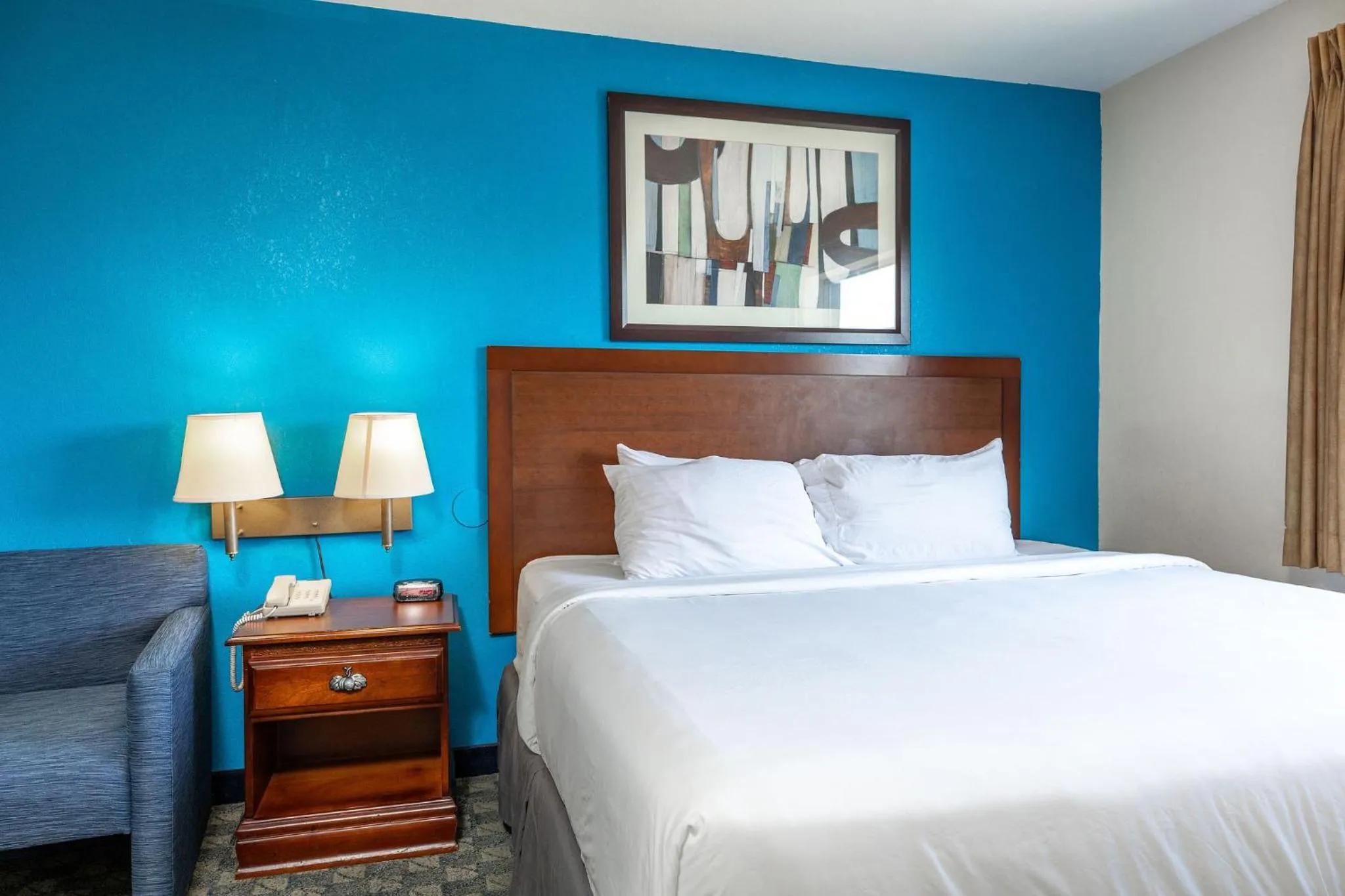 Bed in The Branson Waterpark Hotel