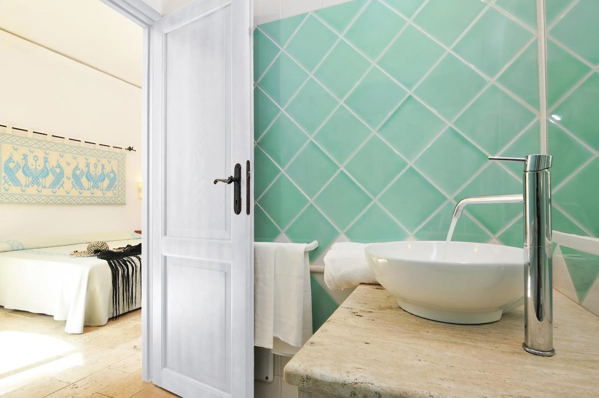 Bathroom, Bed in Arbatax Park Resort - Telis