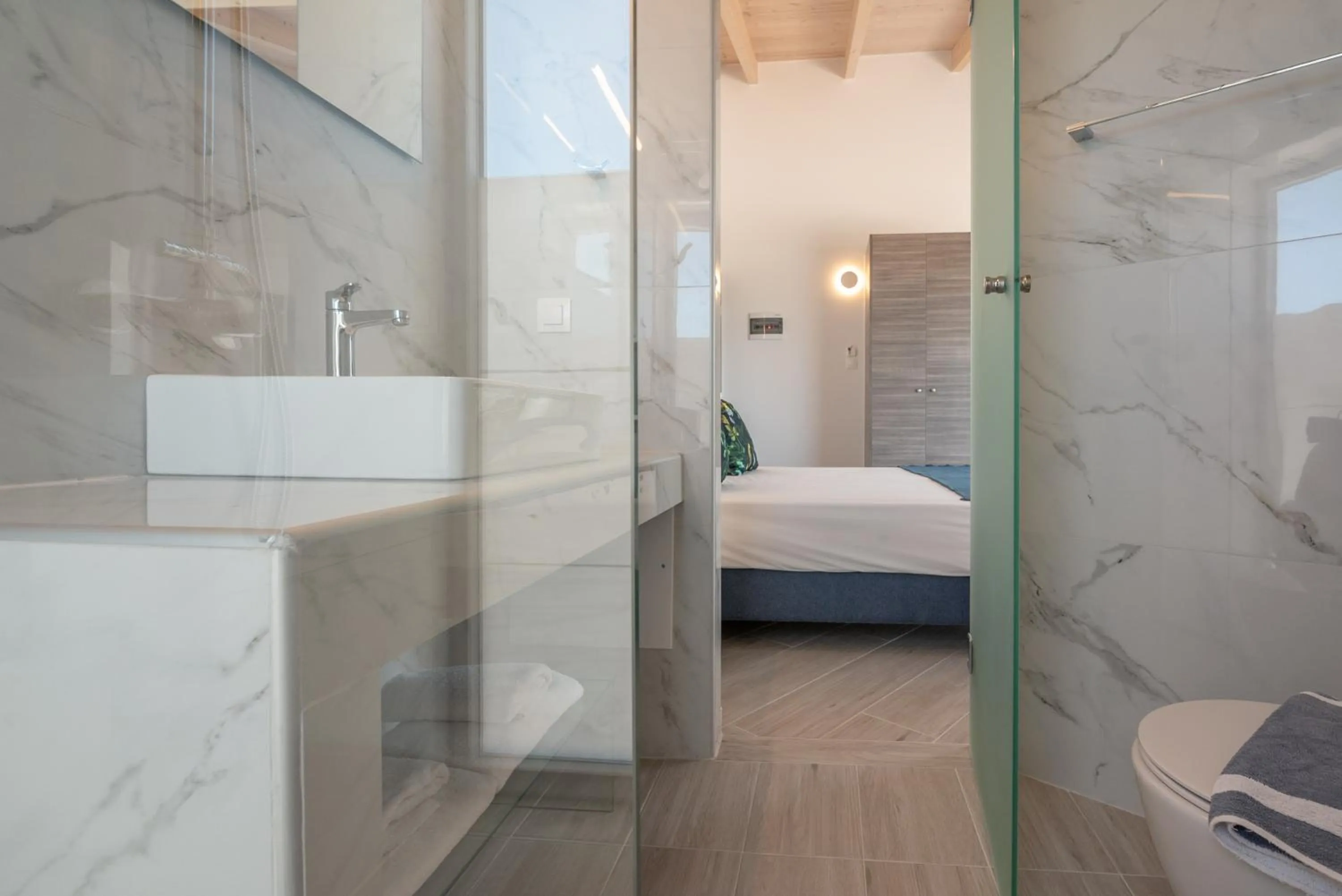 Bathroom, Bed in GT Beach