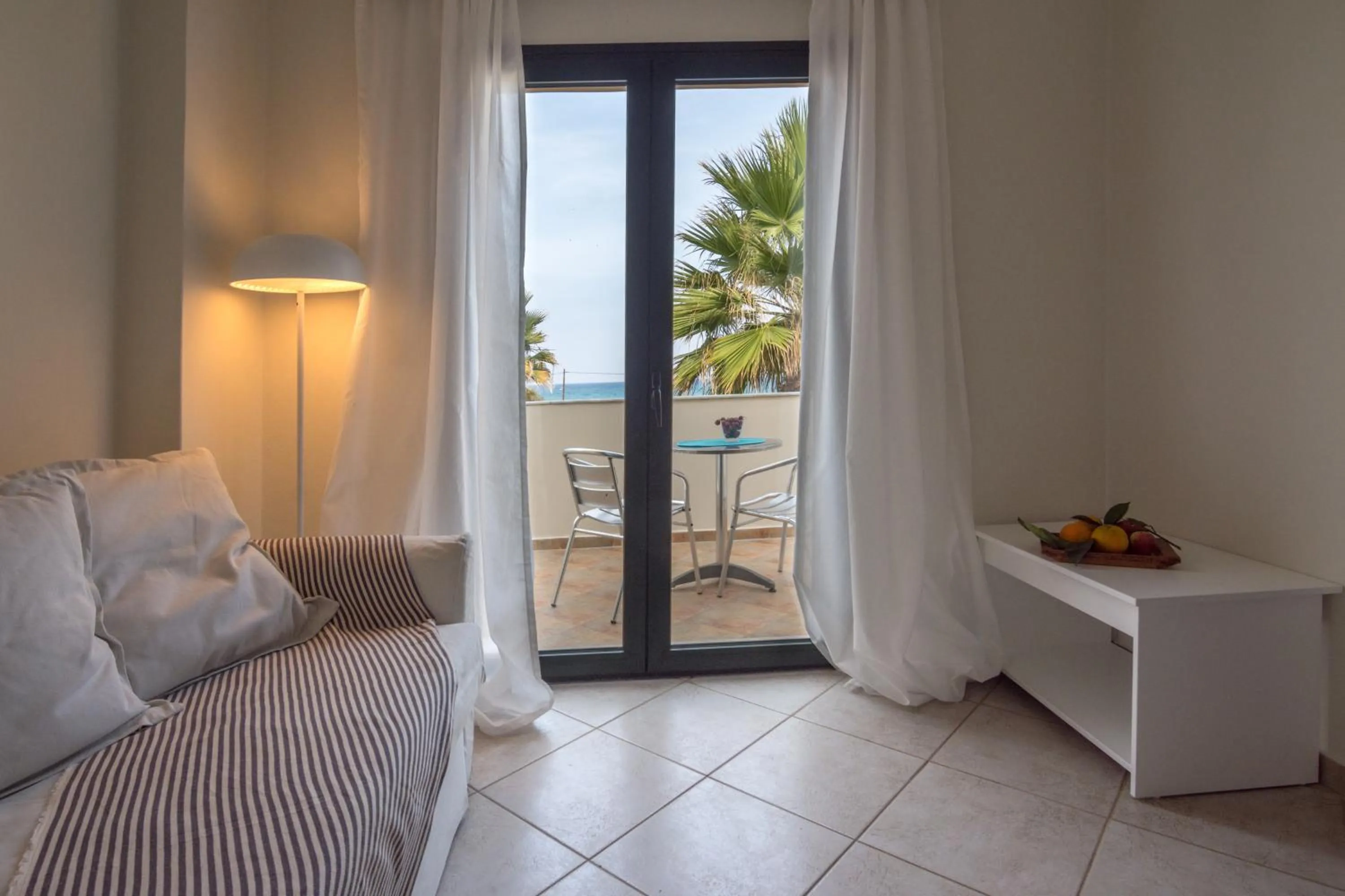 Balcony/Terrace, Bed in GT Beach