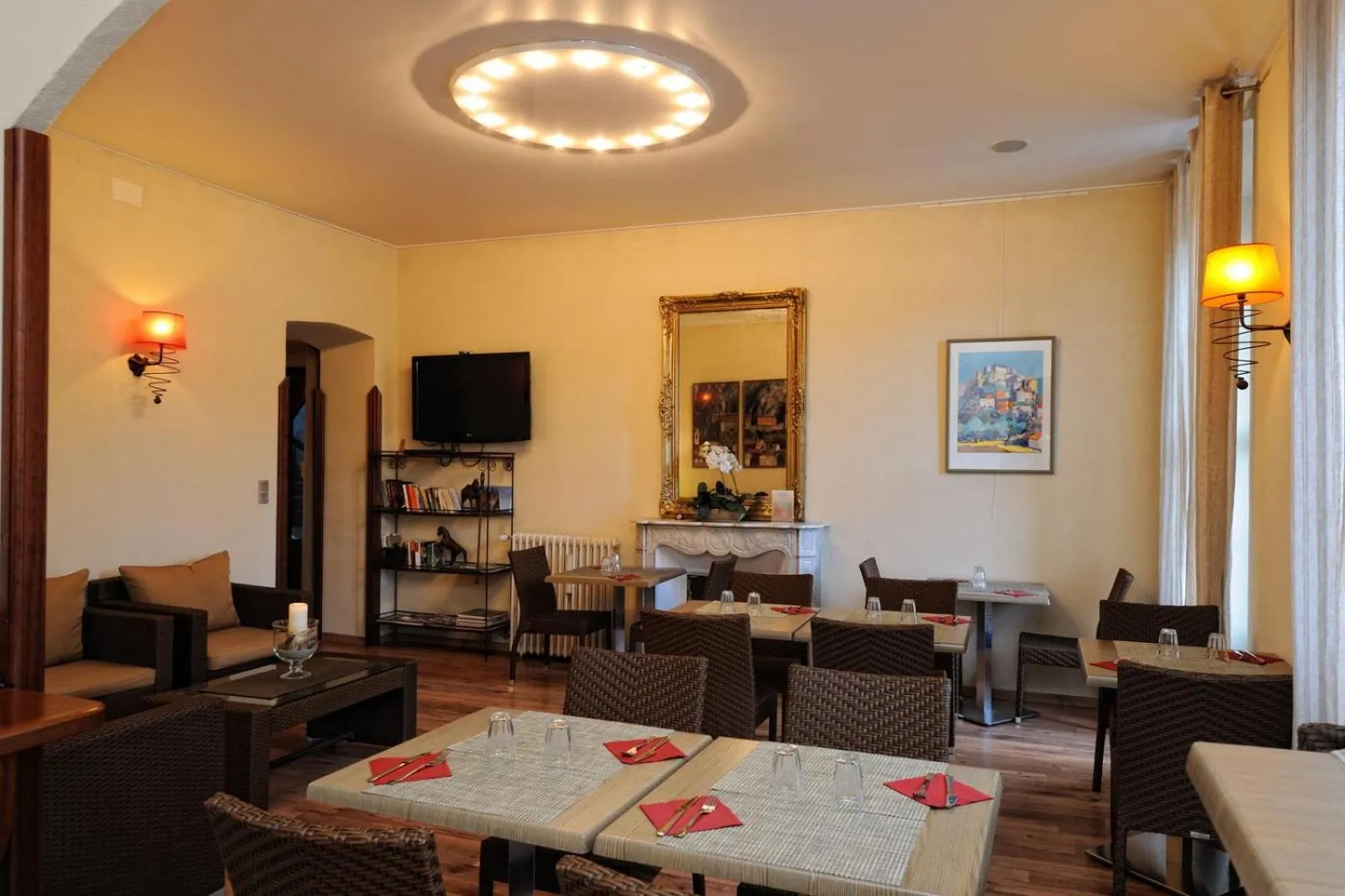 Restaurant/places to eat in Hôtel Duc De Padoue