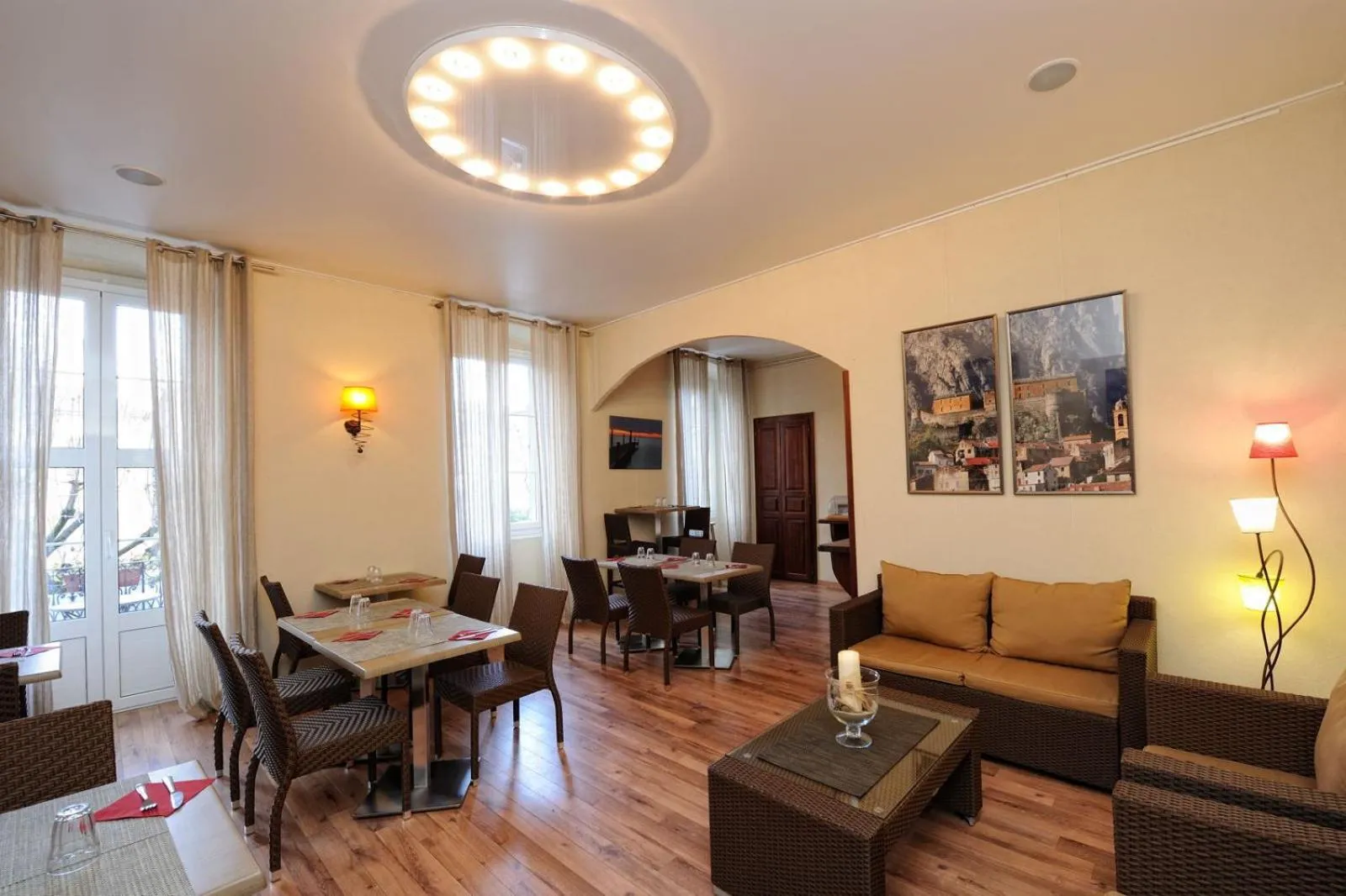 Restaurant/places to eat in Hôtel Duc De Padoue