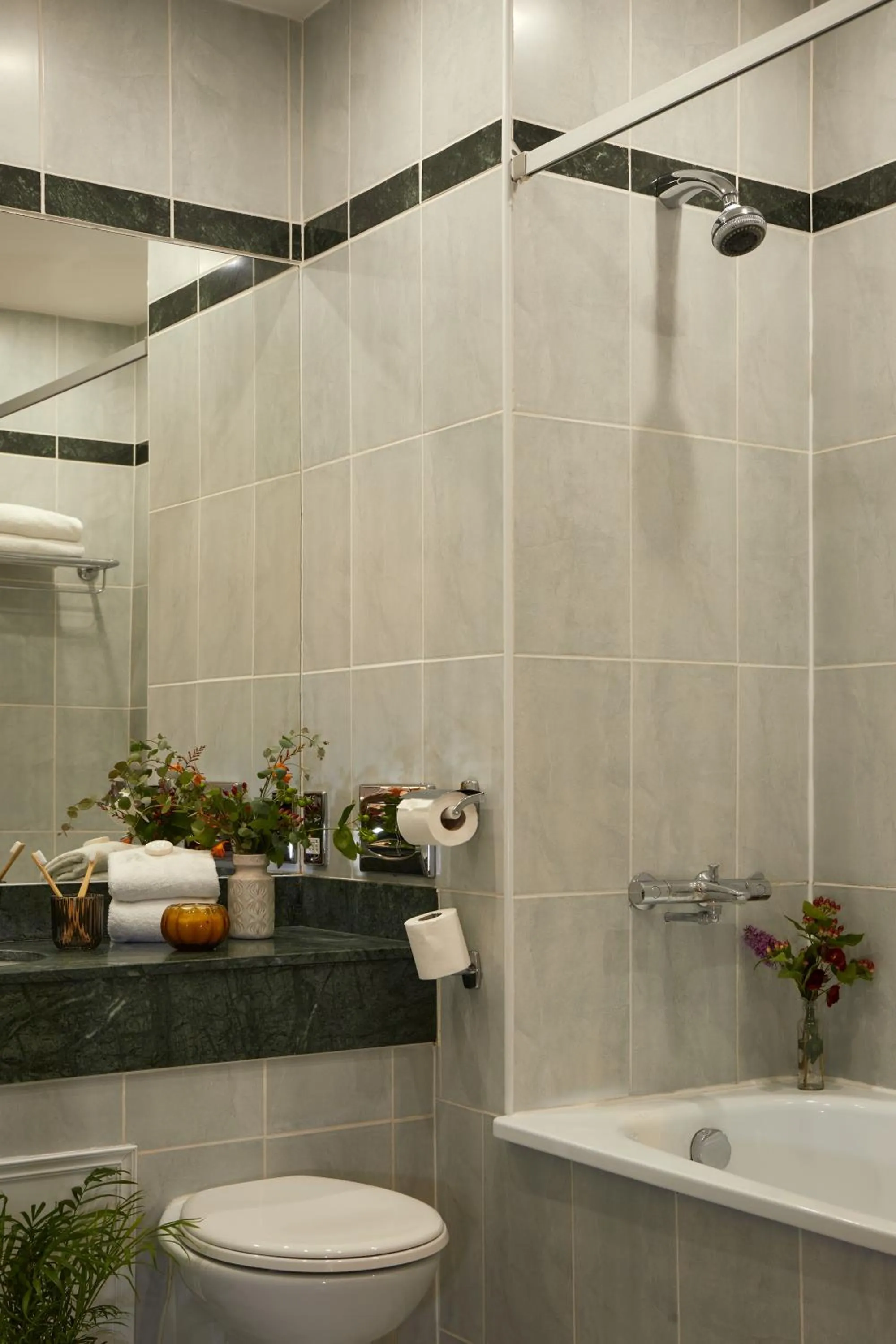 Shower in County Arms Birr