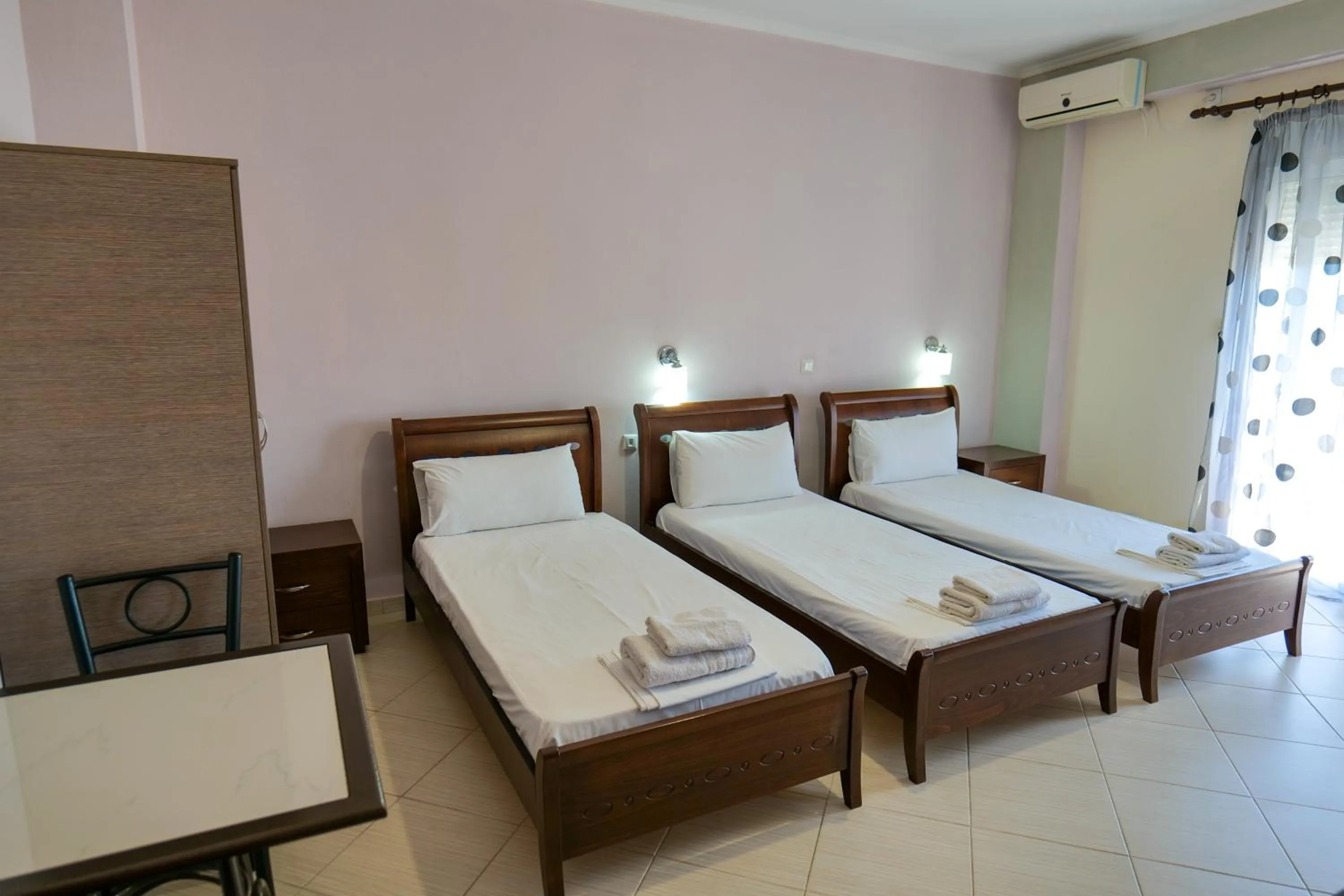 Bedroom, Bed in Hotel Chris