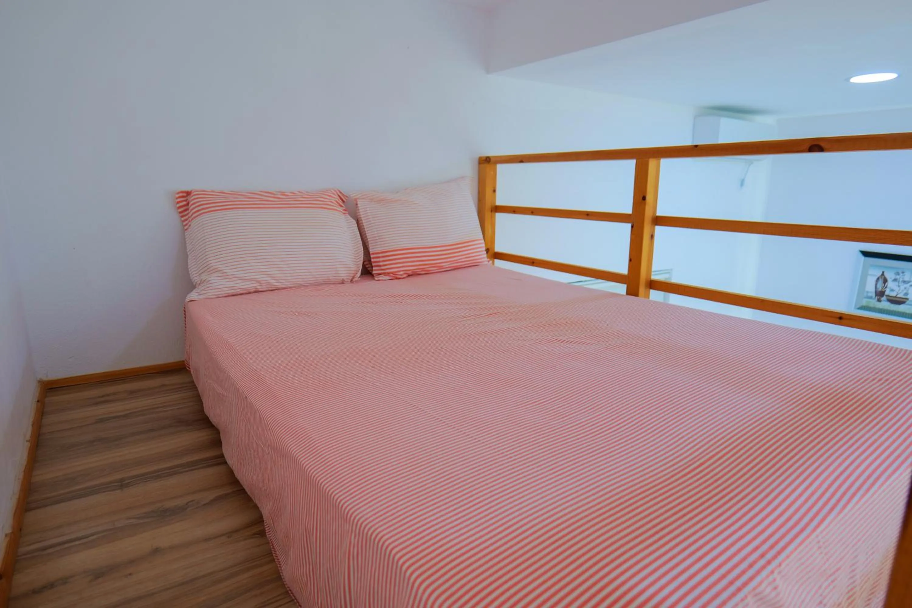 bunk bed, Bed in Hotel Chris