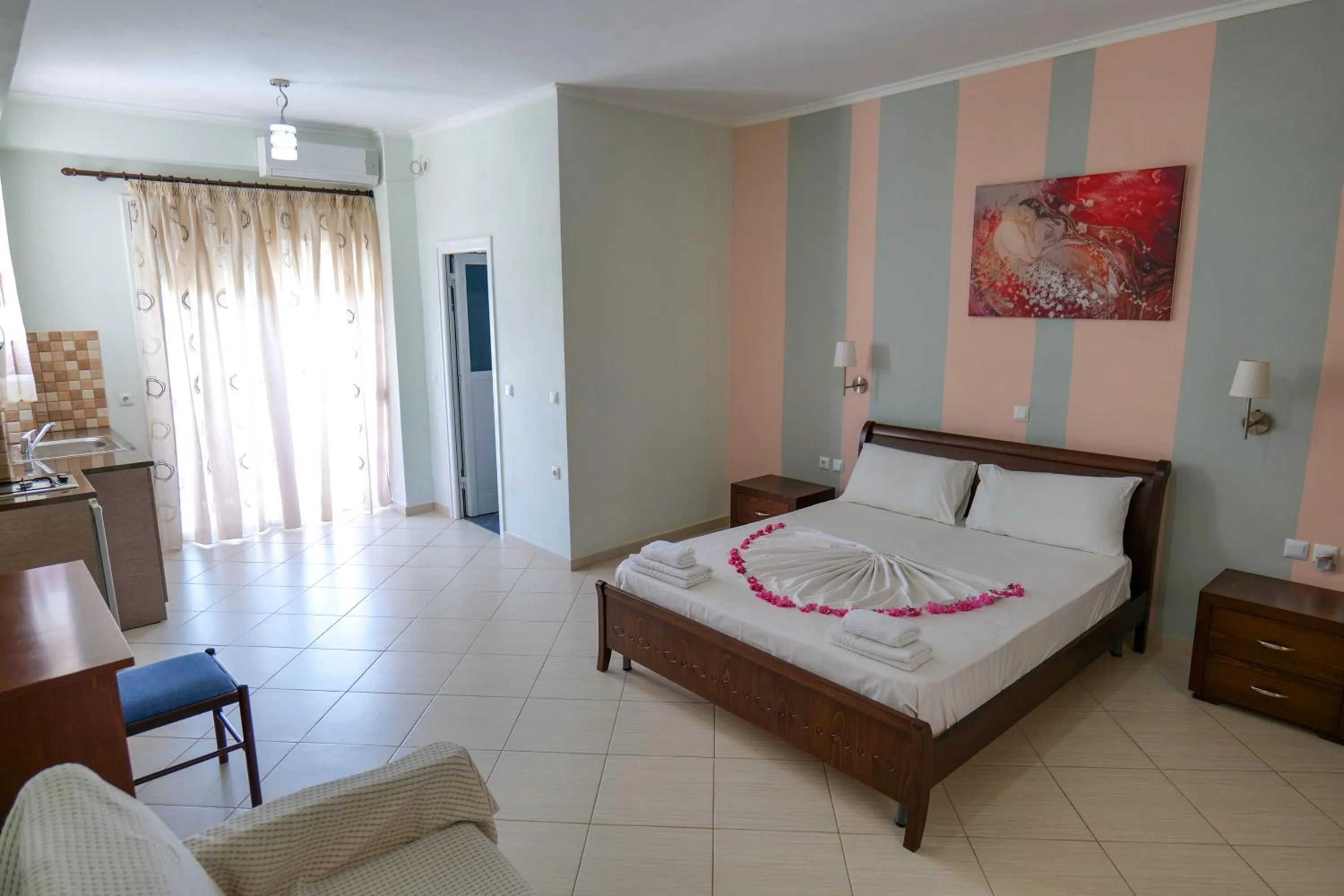 Bedroom, Bed in Hotel Chris