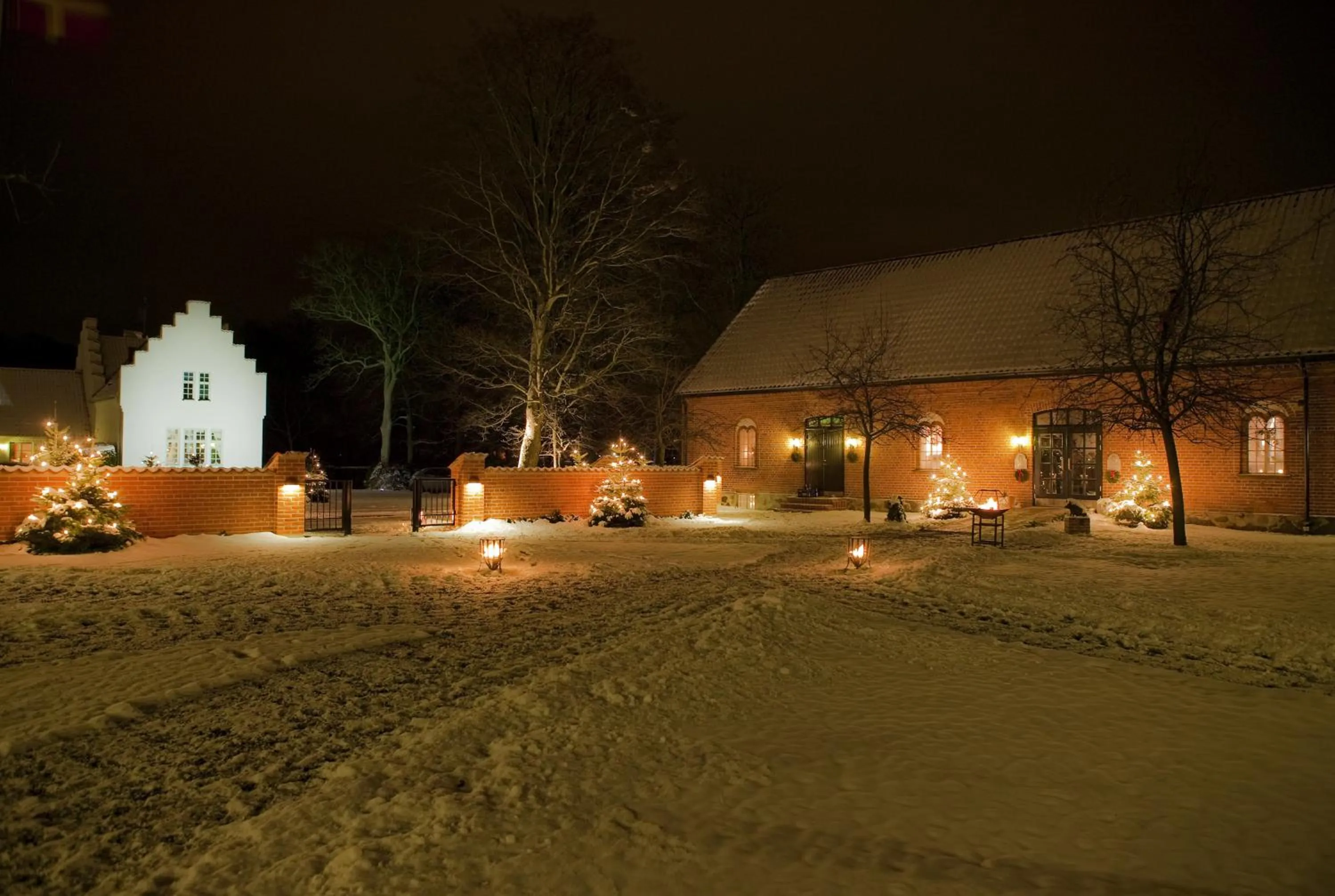 Facade/entrance in Ängavallen